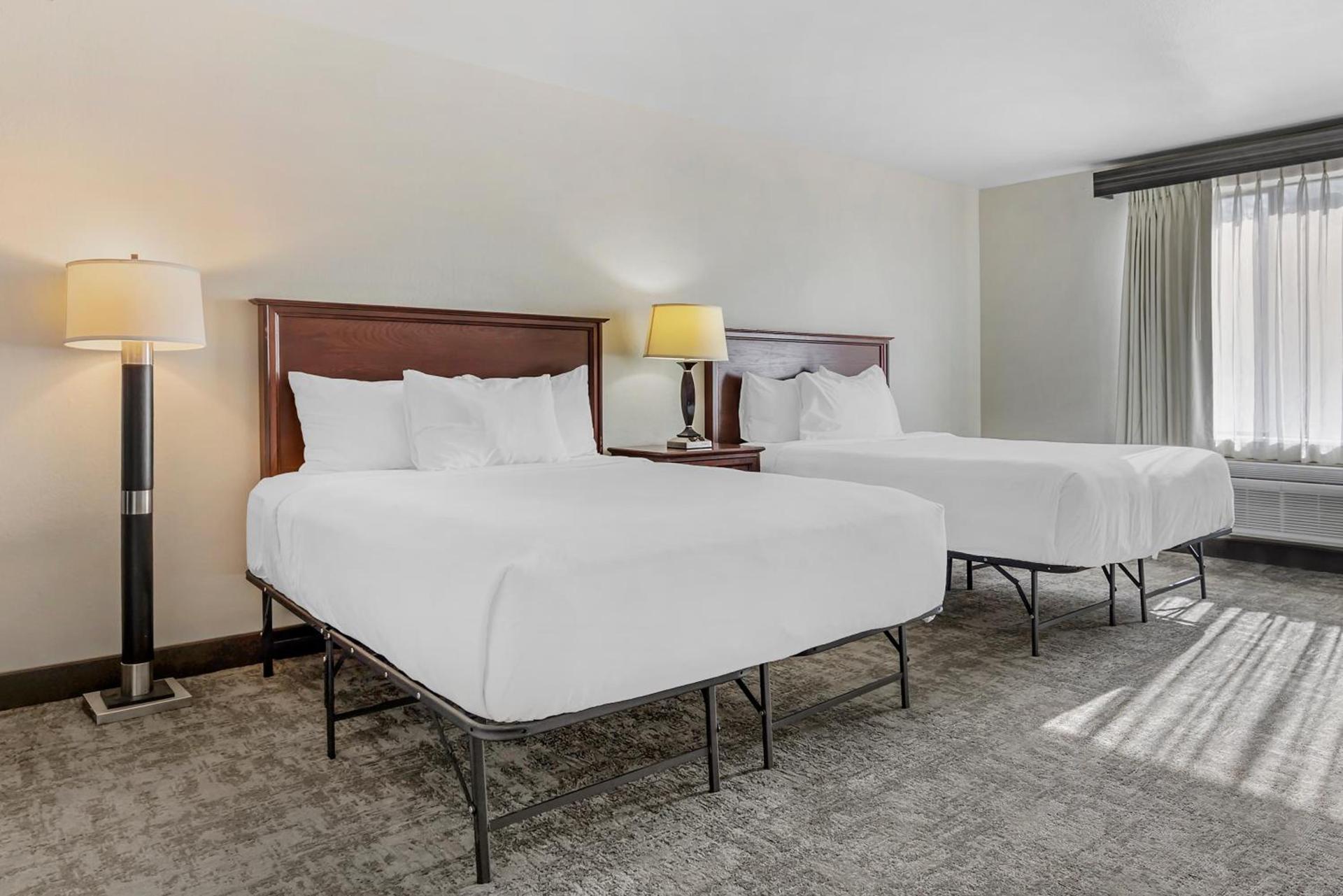 Seaport Inn & Suites photo 6