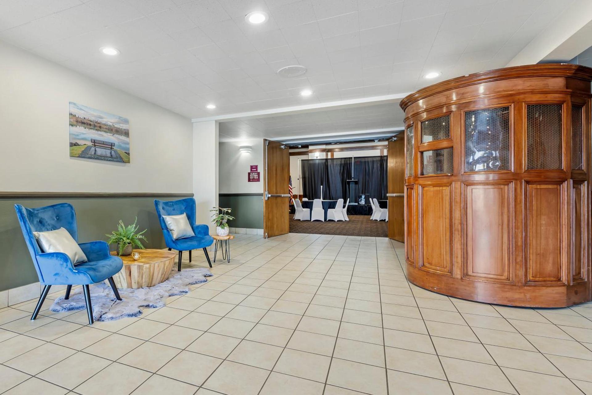 Seaport Inn & Suites photo 18