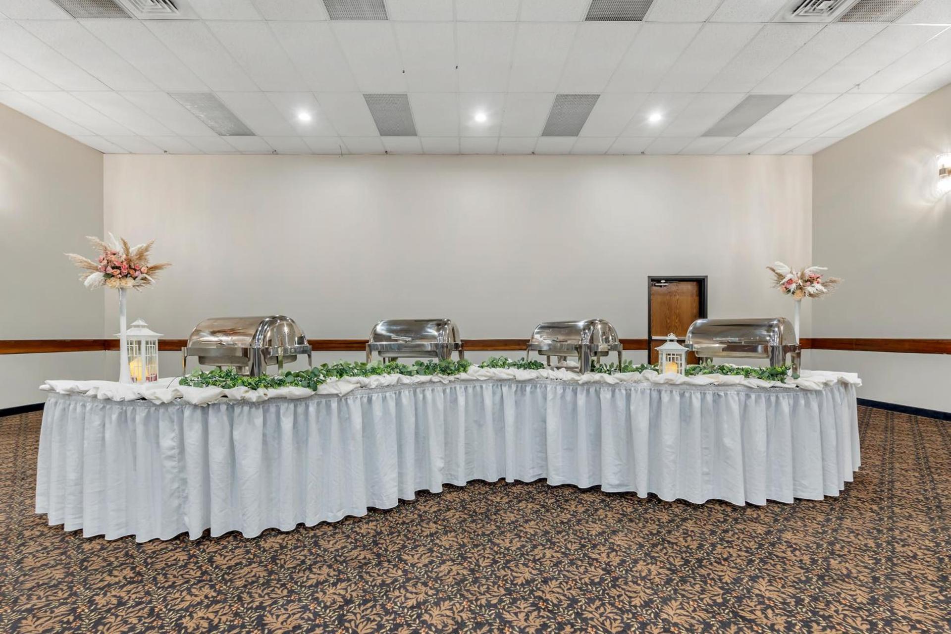 Seaport Inn & Suites photo 11