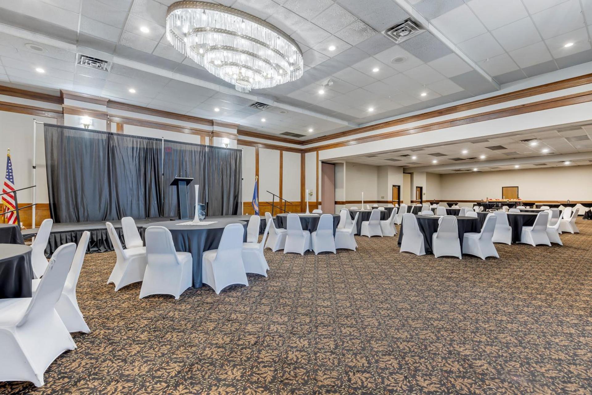 Seaport Inn & Suites photo 23