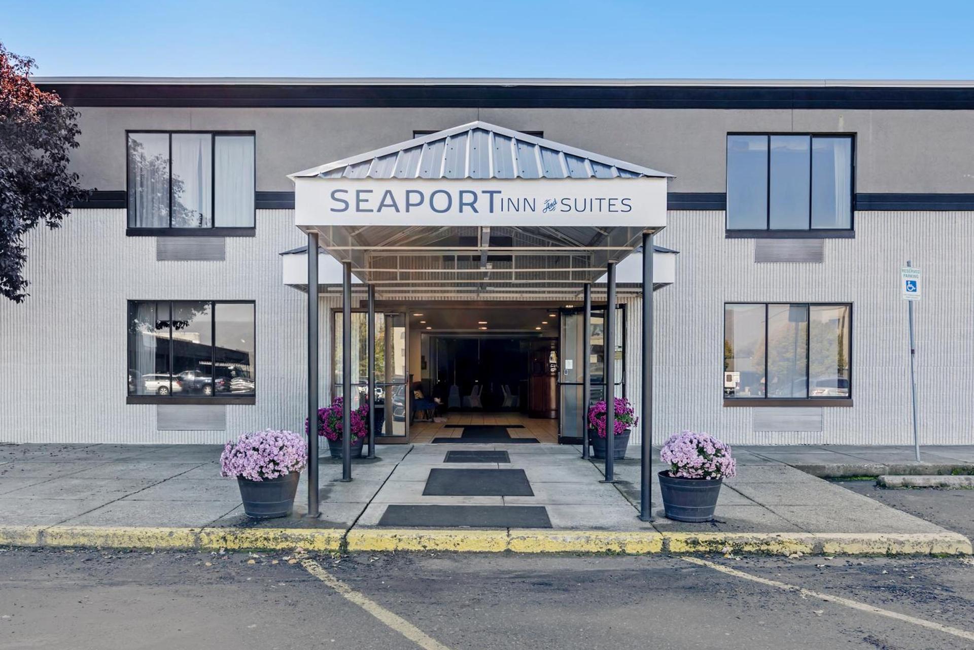 Seaport Inn & Suites photo 24