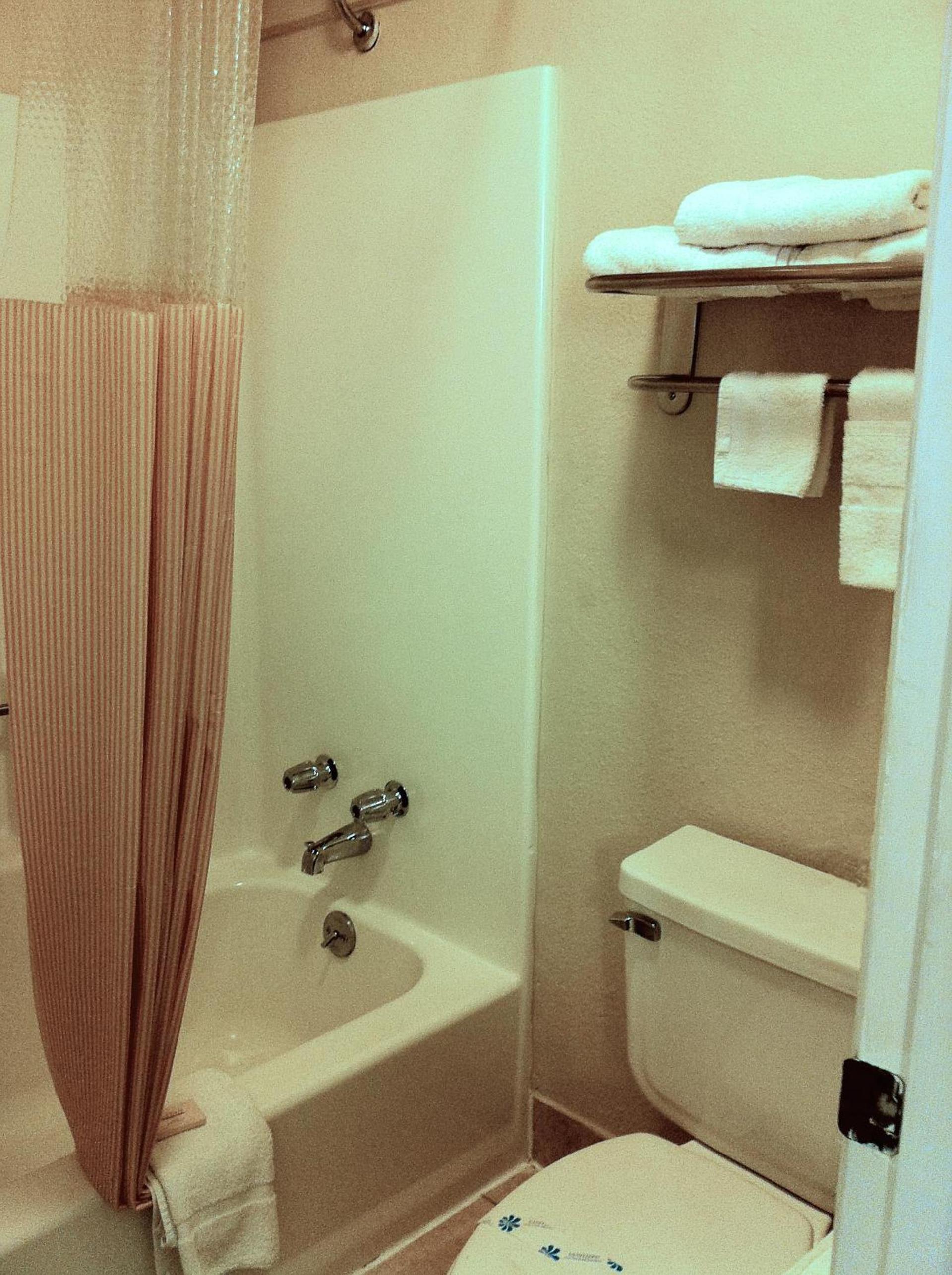 Days Inn by Wyndham Bastrop photo 21