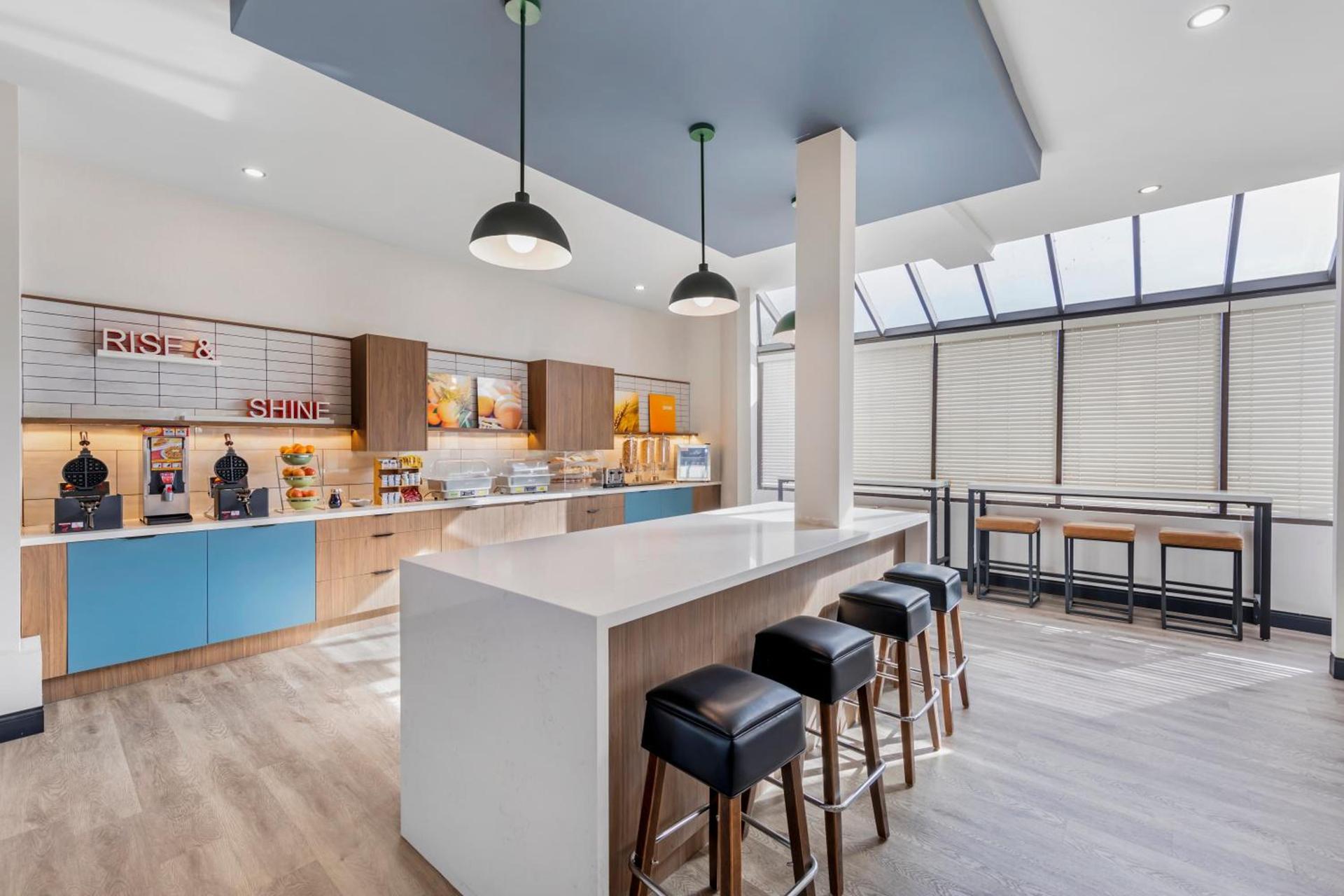 Comfort Inn & Suites Irvine Spectrum photo 55