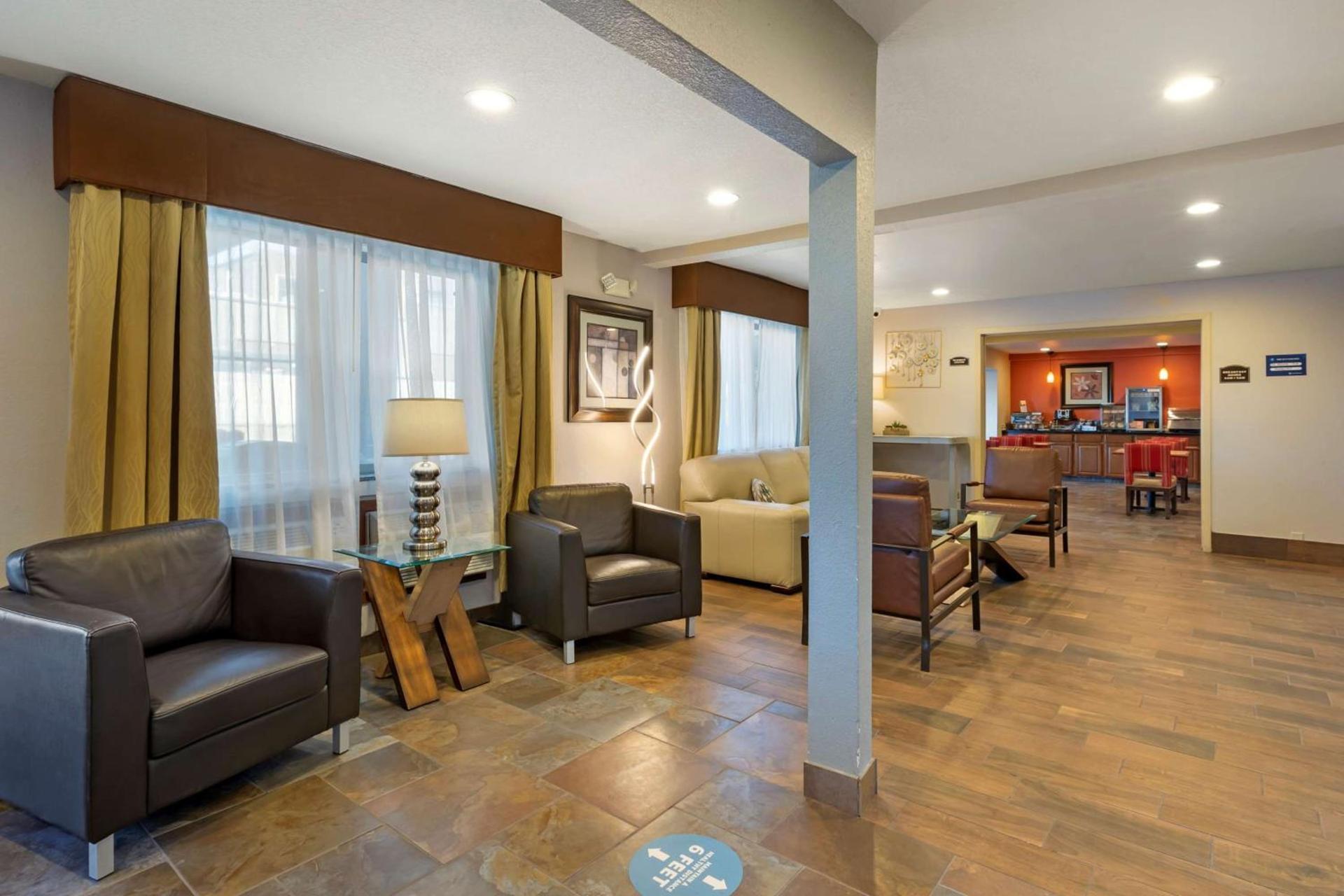Best Western Plus Altoona Inn photo 10