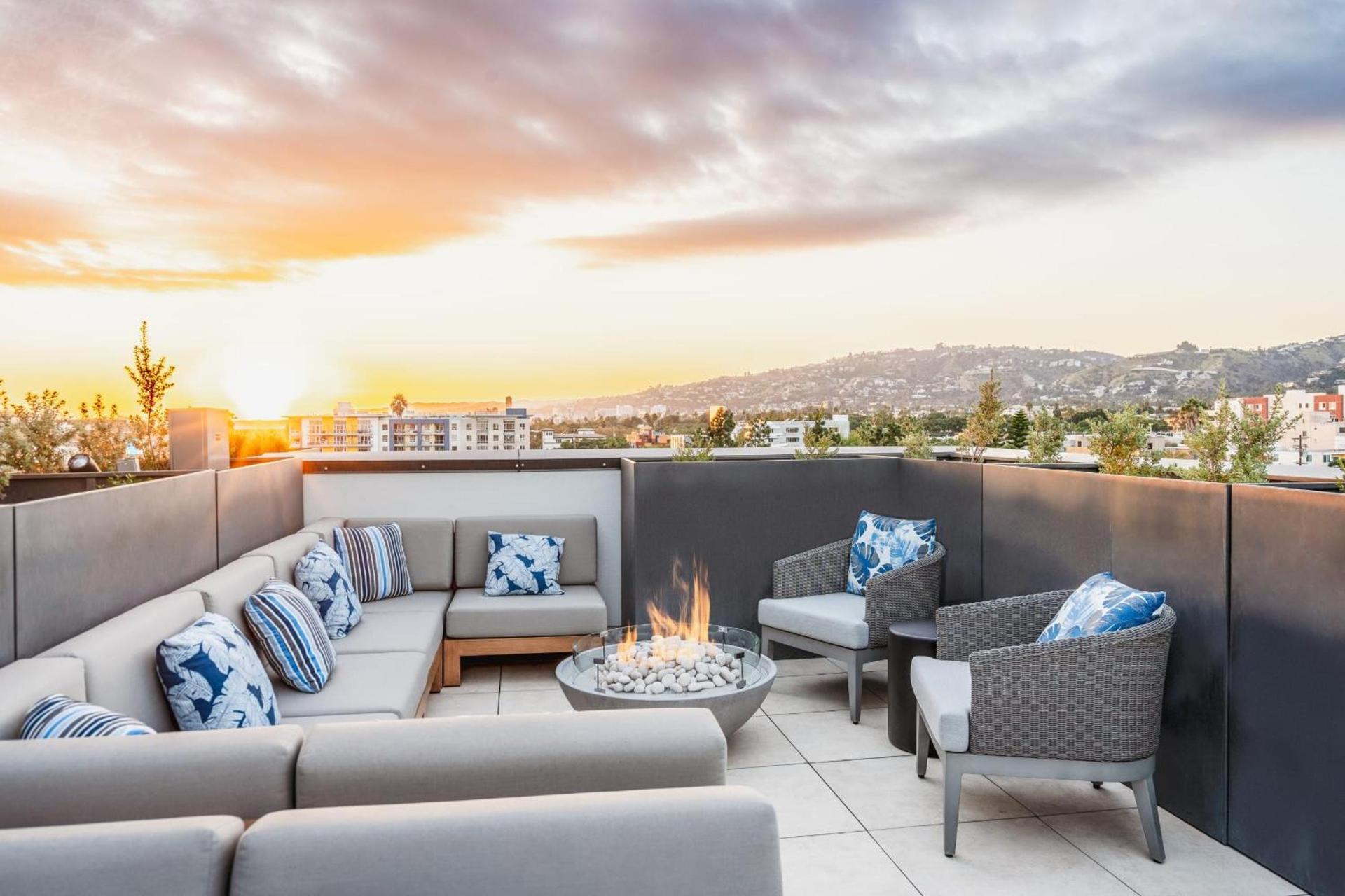 Level Hollywood photo 51