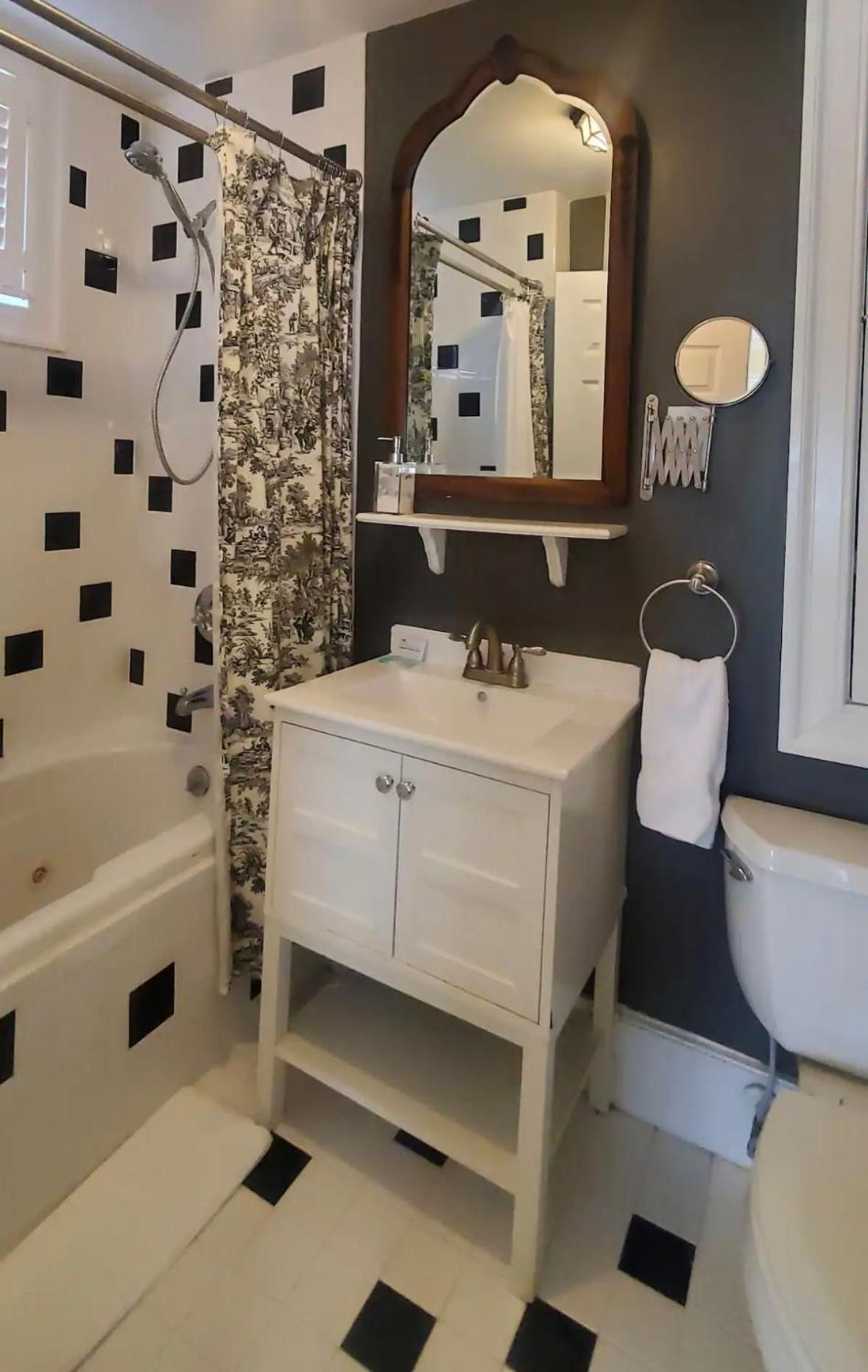 Bijou Boutique Inn photo 24