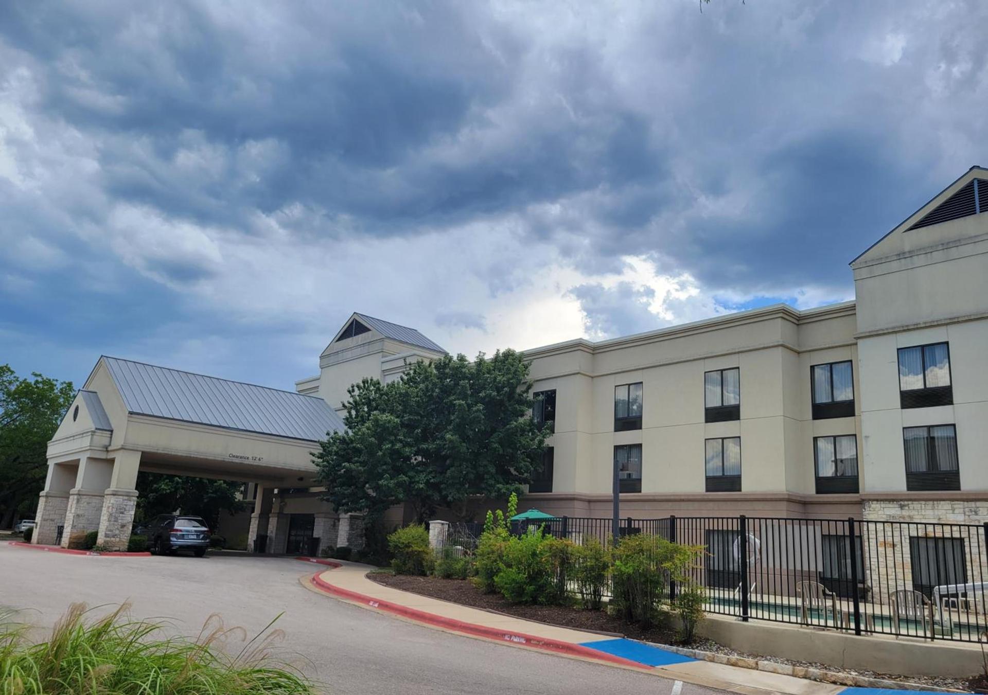 Hampton Inn & Suites Austin Cedar Park-Lakeline photo 21
