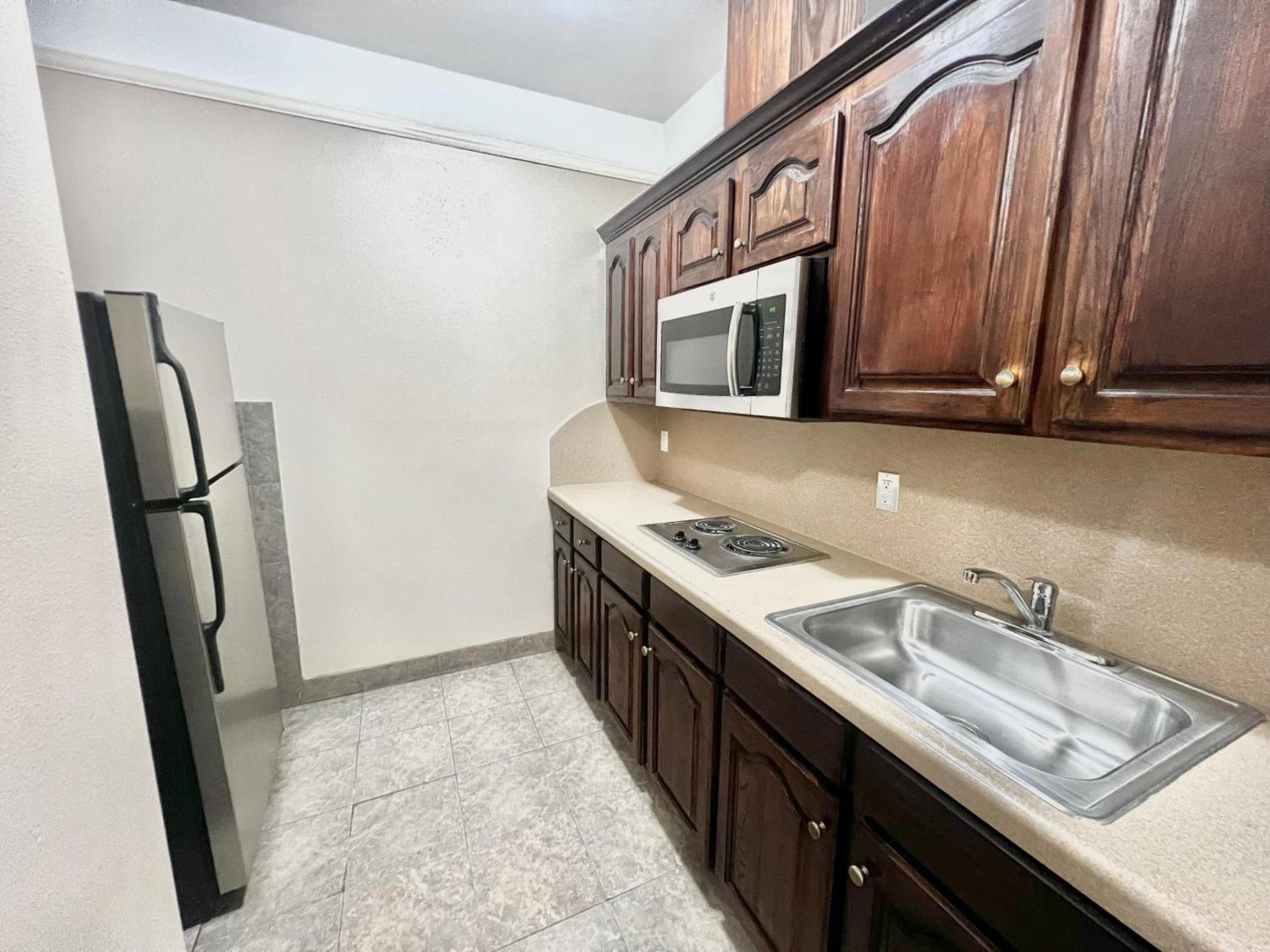 La Quinta Inn & Suites by Wyndham Pharr RGV Medical Center photo 23