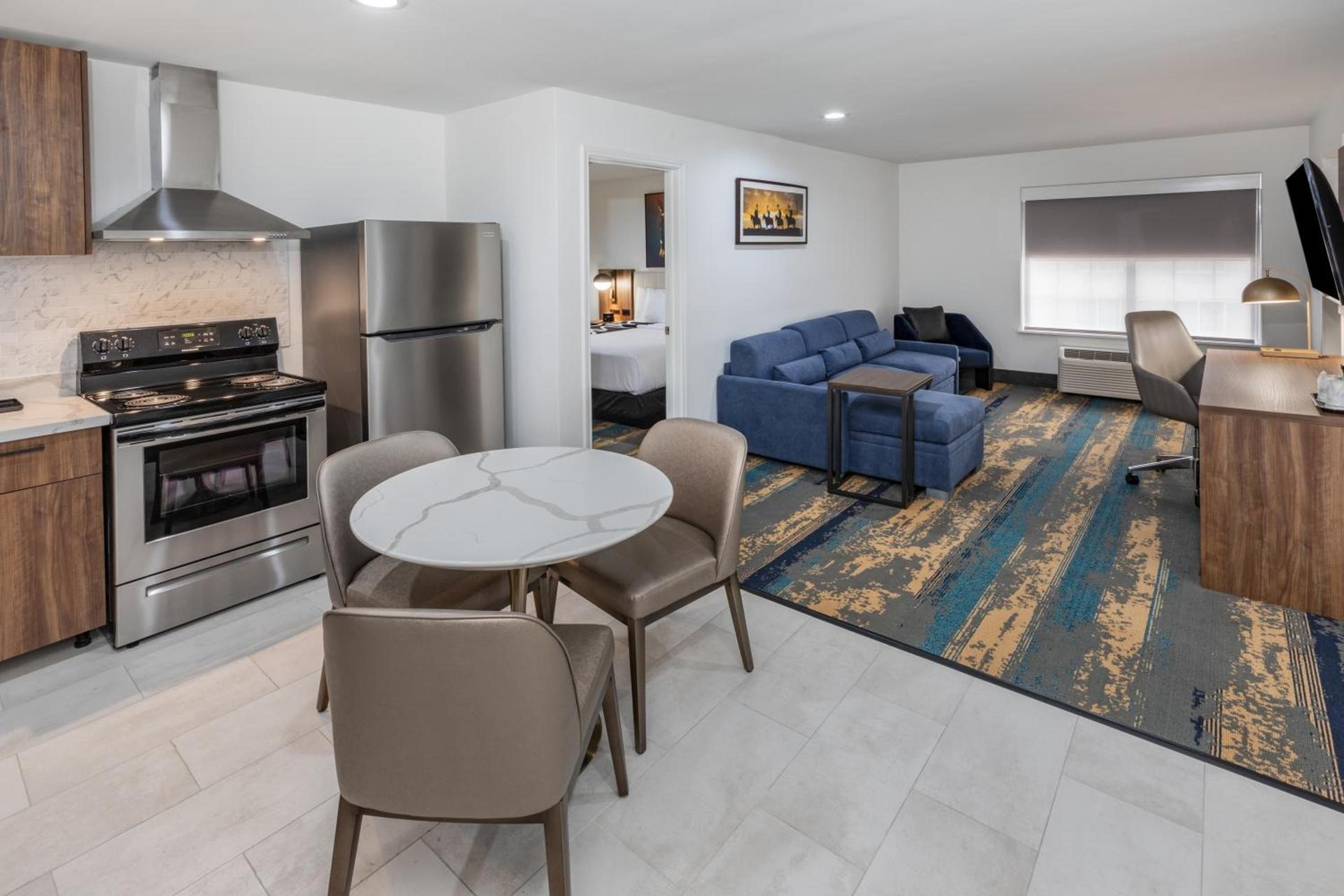 La Quinta Inn & Suites by Wyndham Pharr RGV Medical Center photo 28