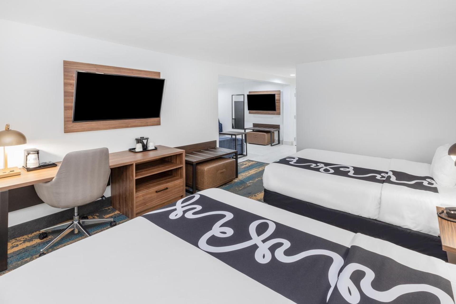 La Quinta Inn & Suites by Wyndham Pharr RGV Medical Center photo 31