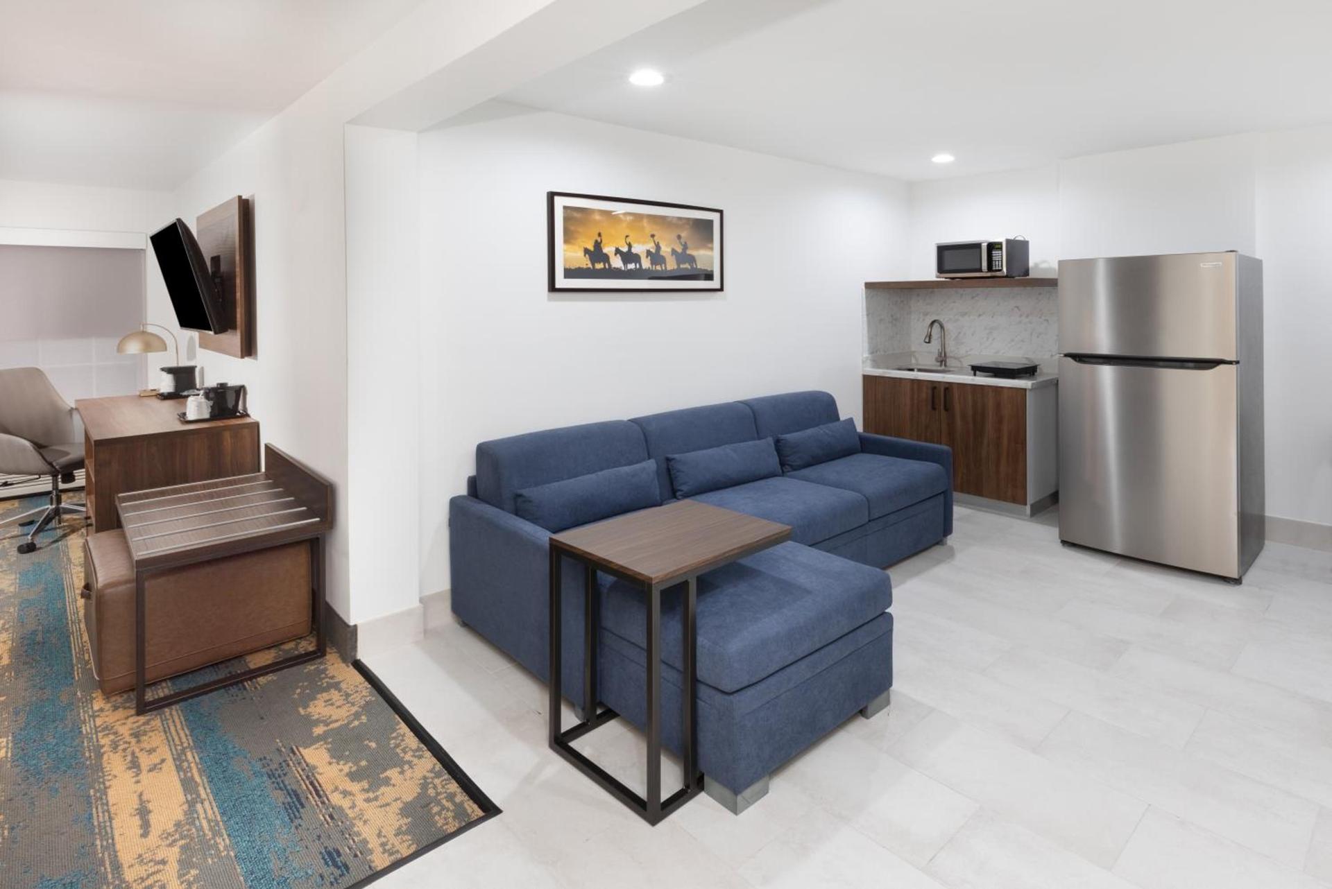 La Quinta Inn & Suites by Wyndham Pharr RGV Medical Center photo 29