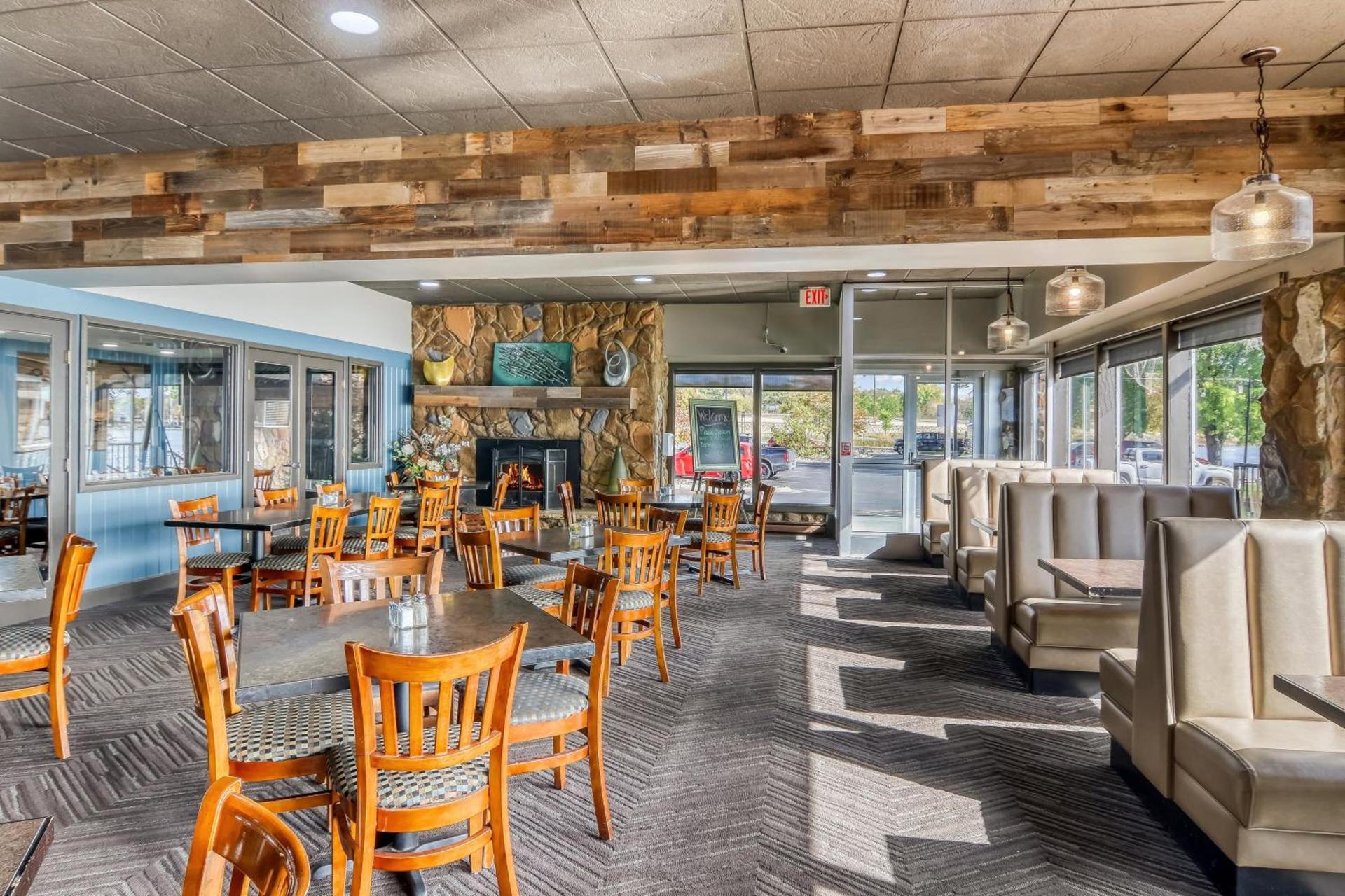 Holiday Inn Detroit Lakes - Lakefront by IHG photo 63