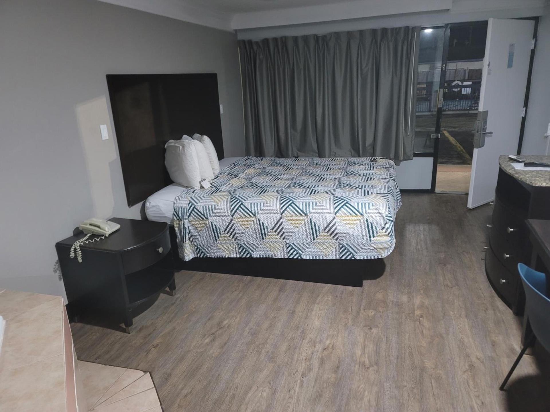 Studio 6 Suites Hinesville, GA photo 10