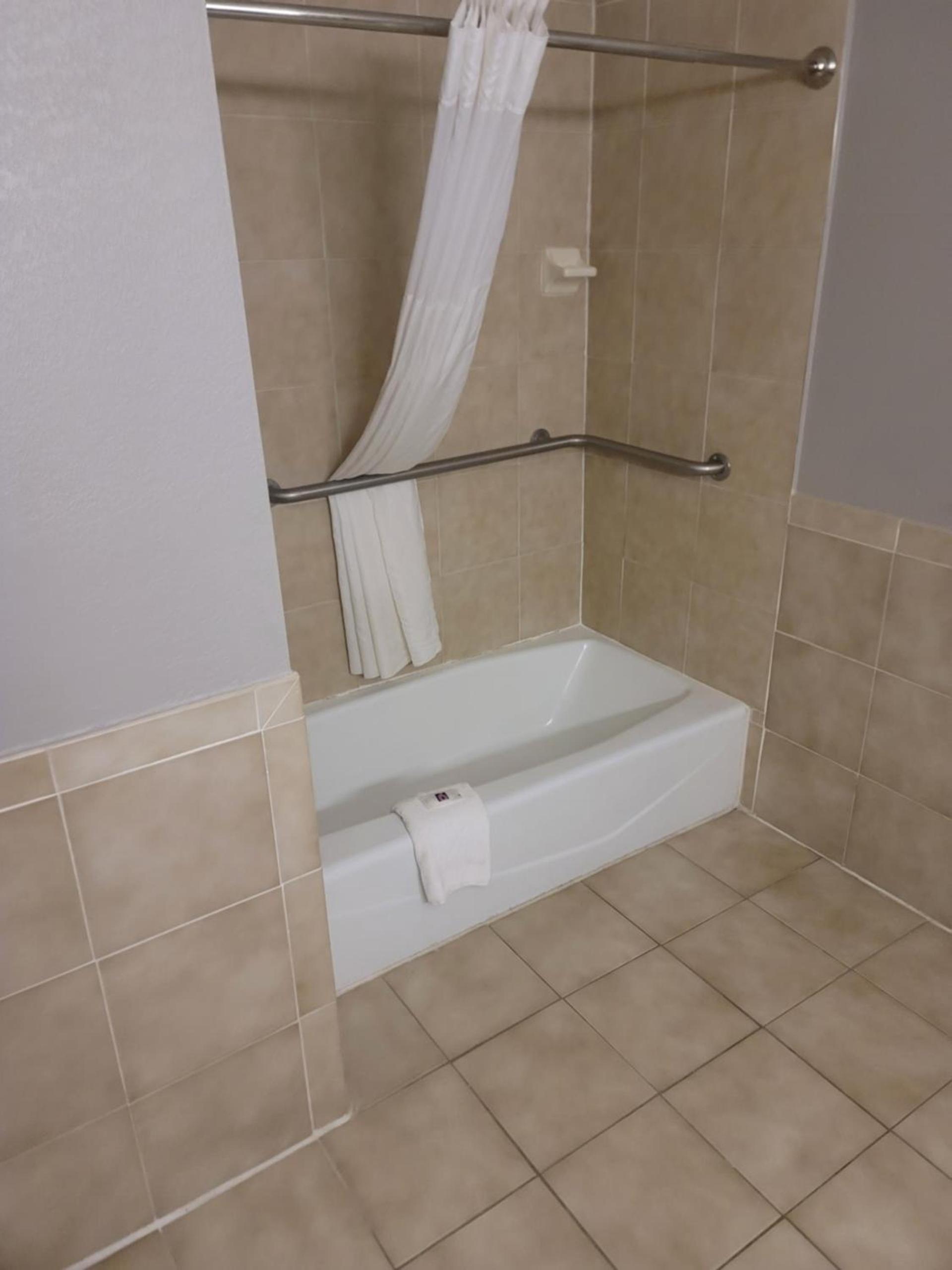 Studio 6 Suites Hinesville, GA photo 18