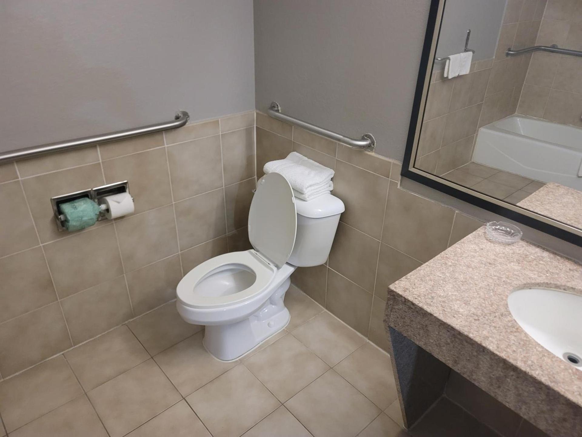 Studio 6 Suites Hinesville, GA photo 19