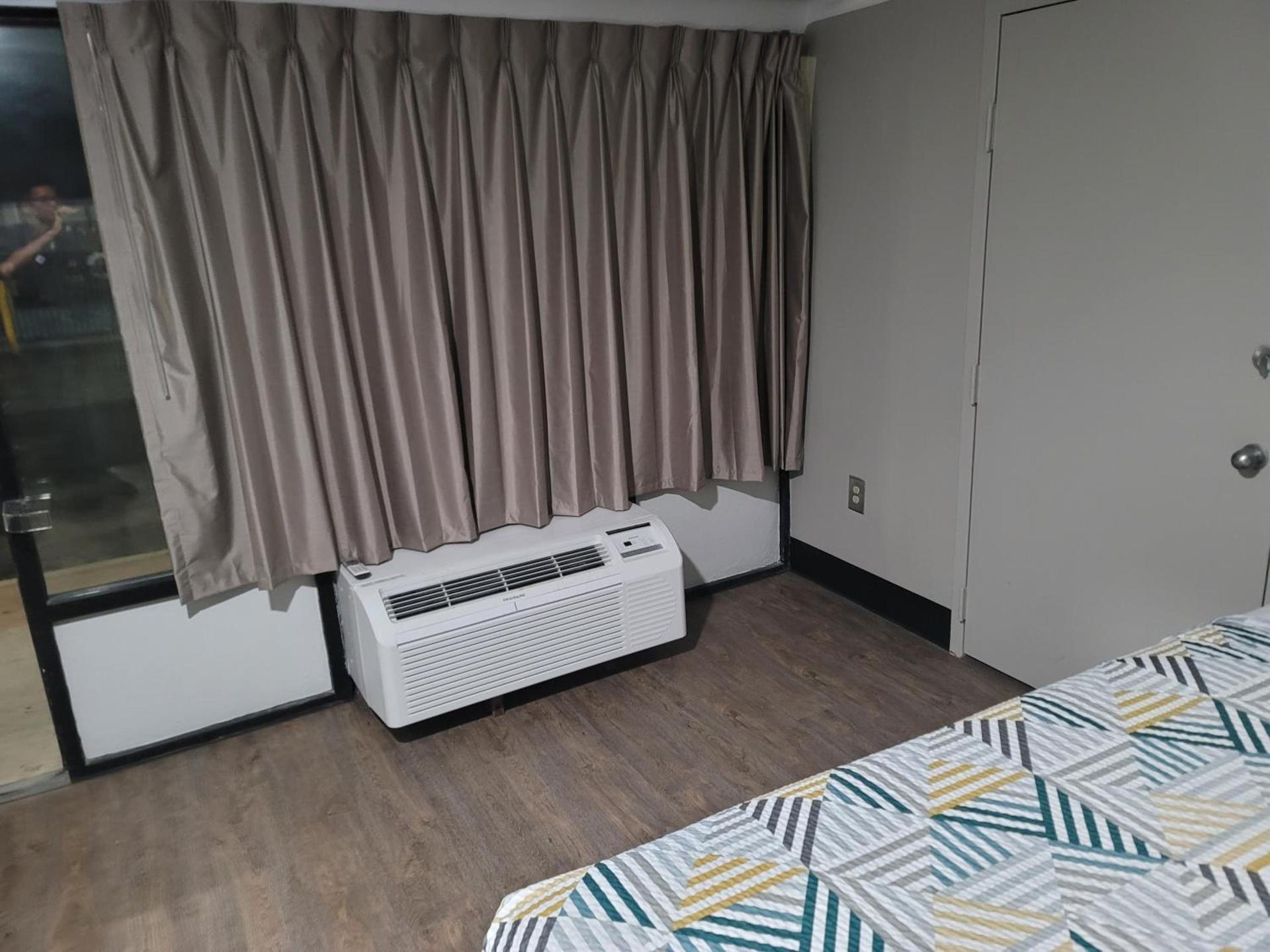 Studio 6 Suites Hinesville, GA photo 21