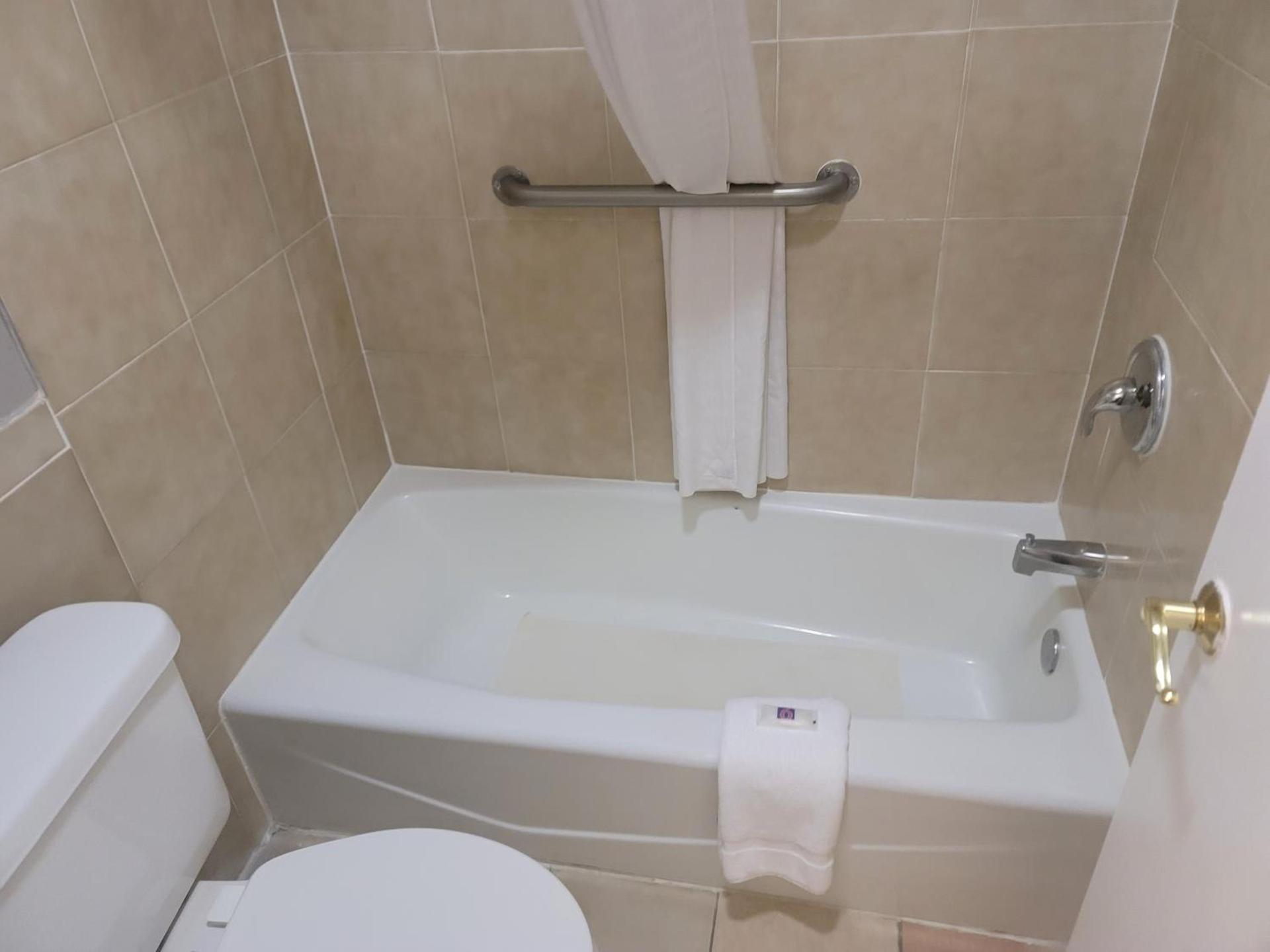 Studio 6 Suites Hinesville, GA photo 25