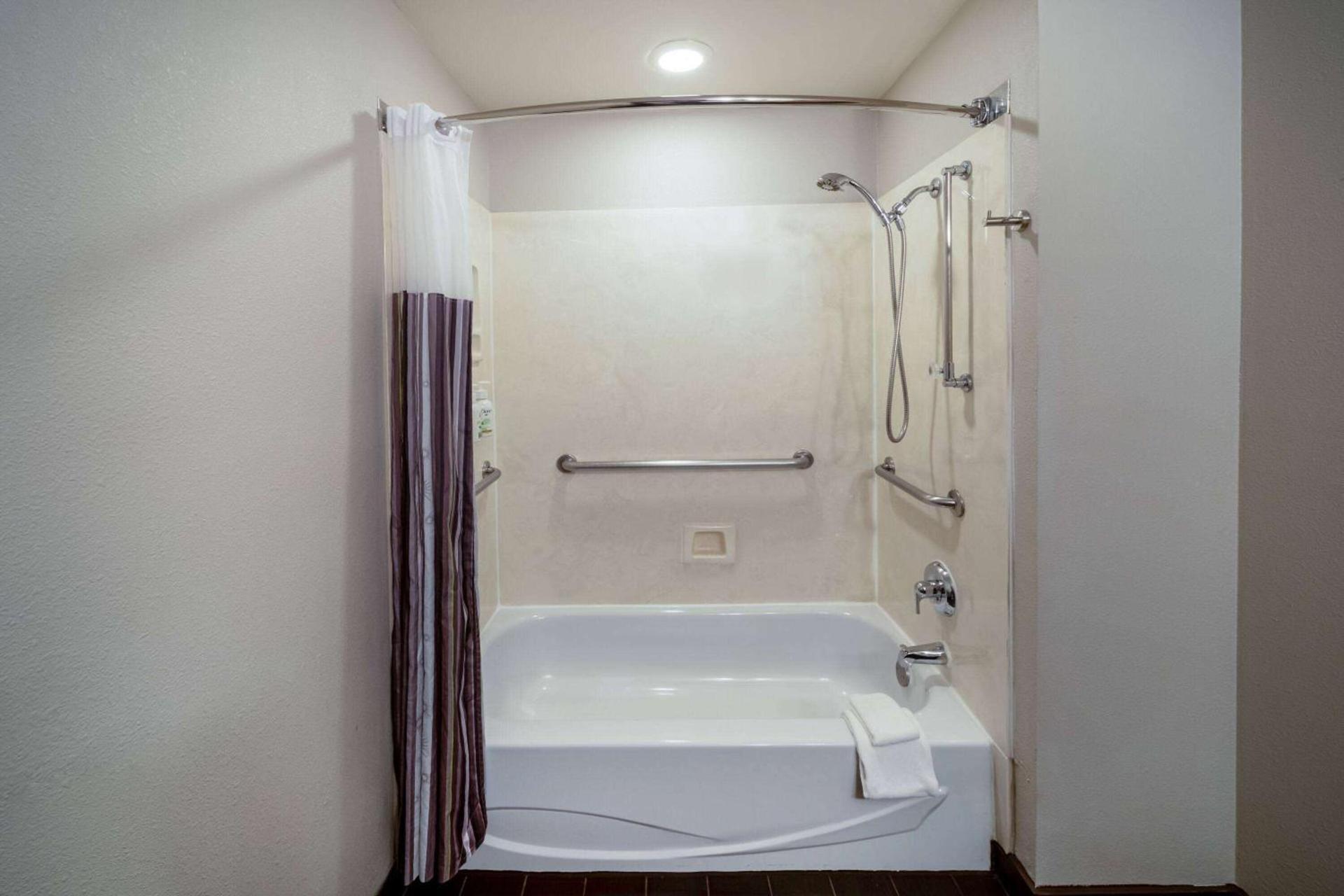 La Quinta by Wyndham Rockwall photo 11