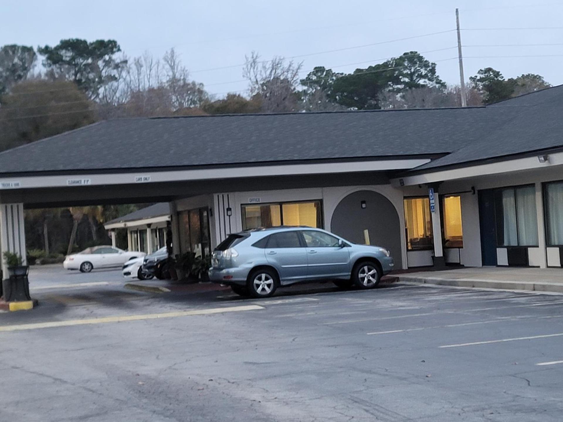 Studio 6 Suites Hinesville, GA photo 2