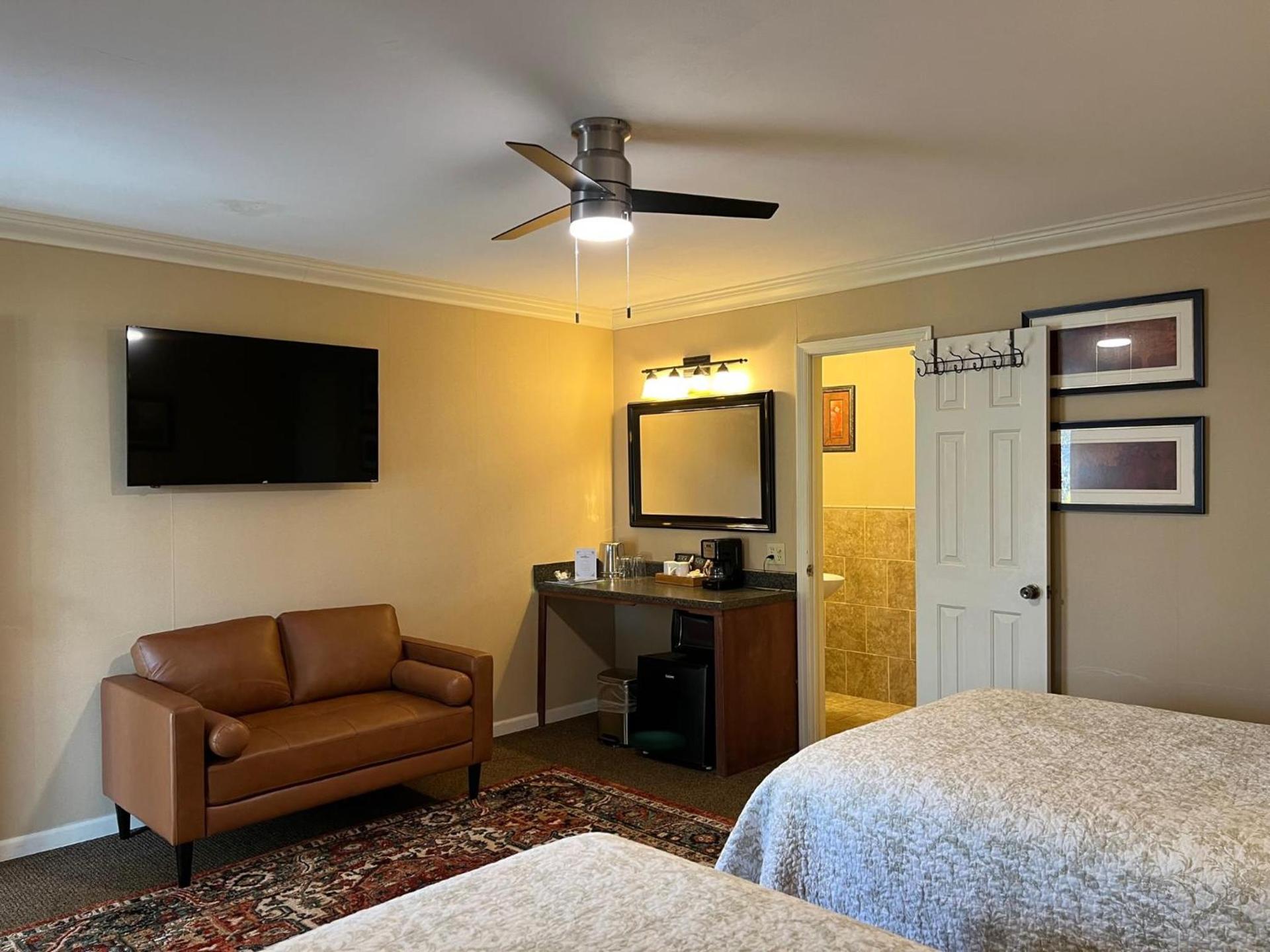 The Mount Vernon Inn photo 13