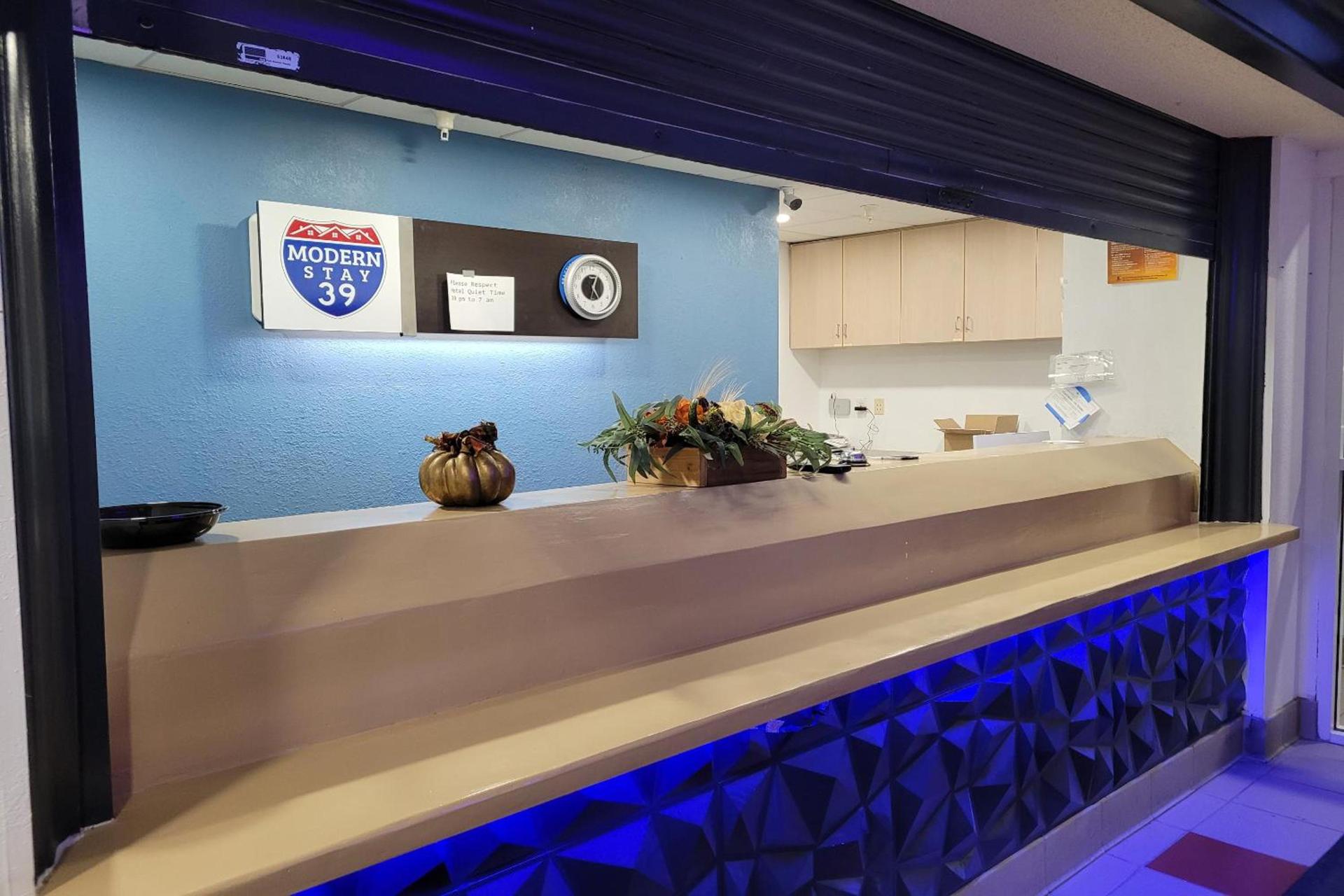 Modern Stay 39 Lakeview By OYO Minonk photo 5