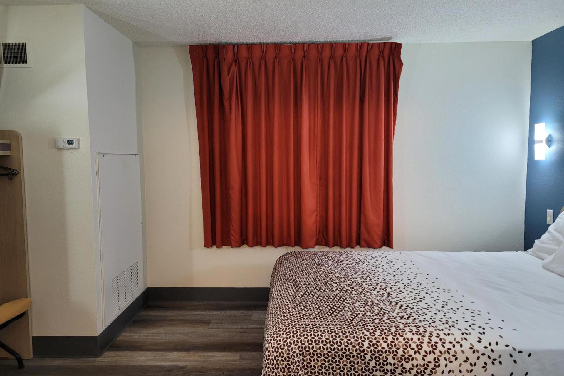 Modern Stay 39 Lakeview By OYO Minonk photo 38