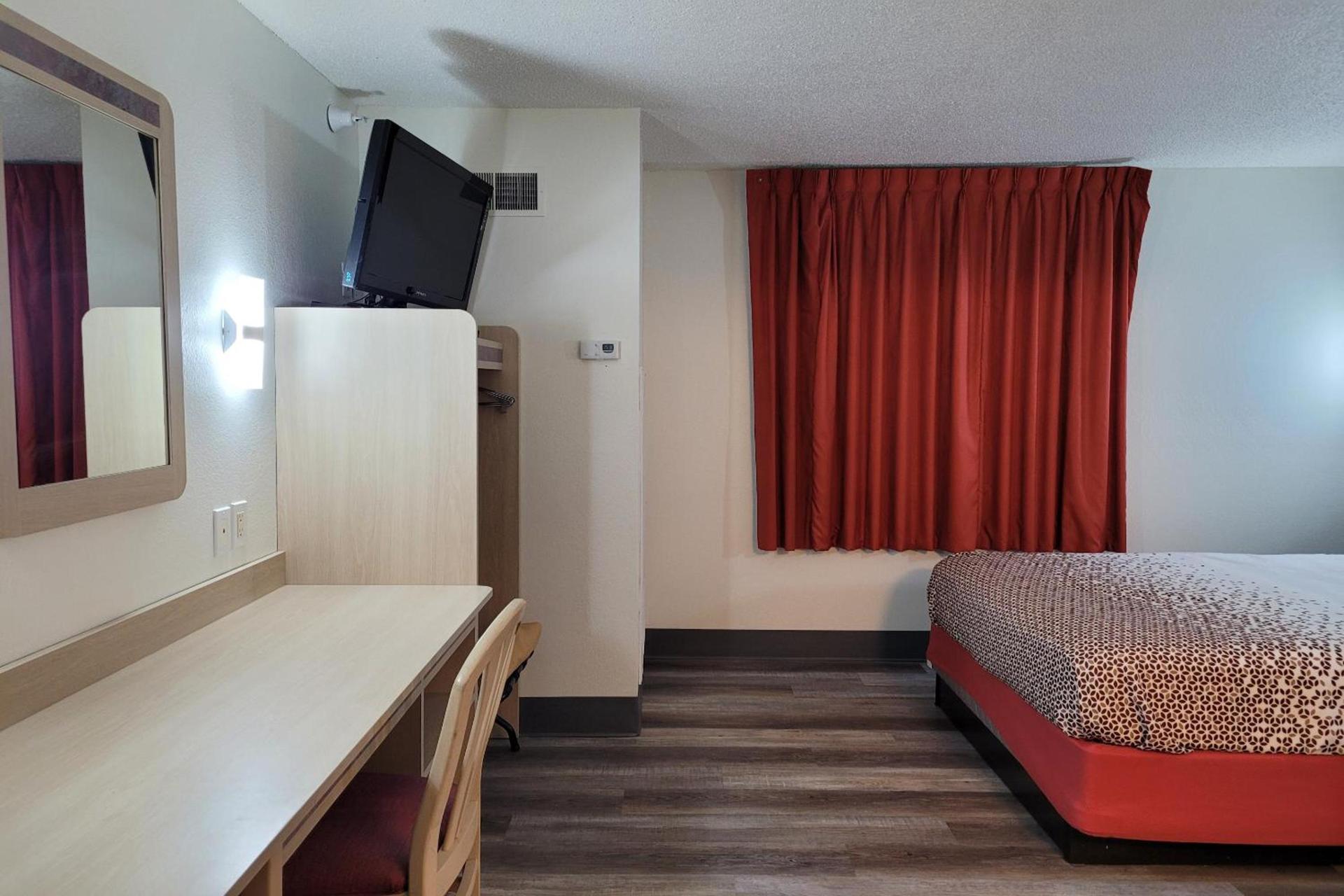 Modern Stay 39 Lakeview By OYO Minonk photo 48