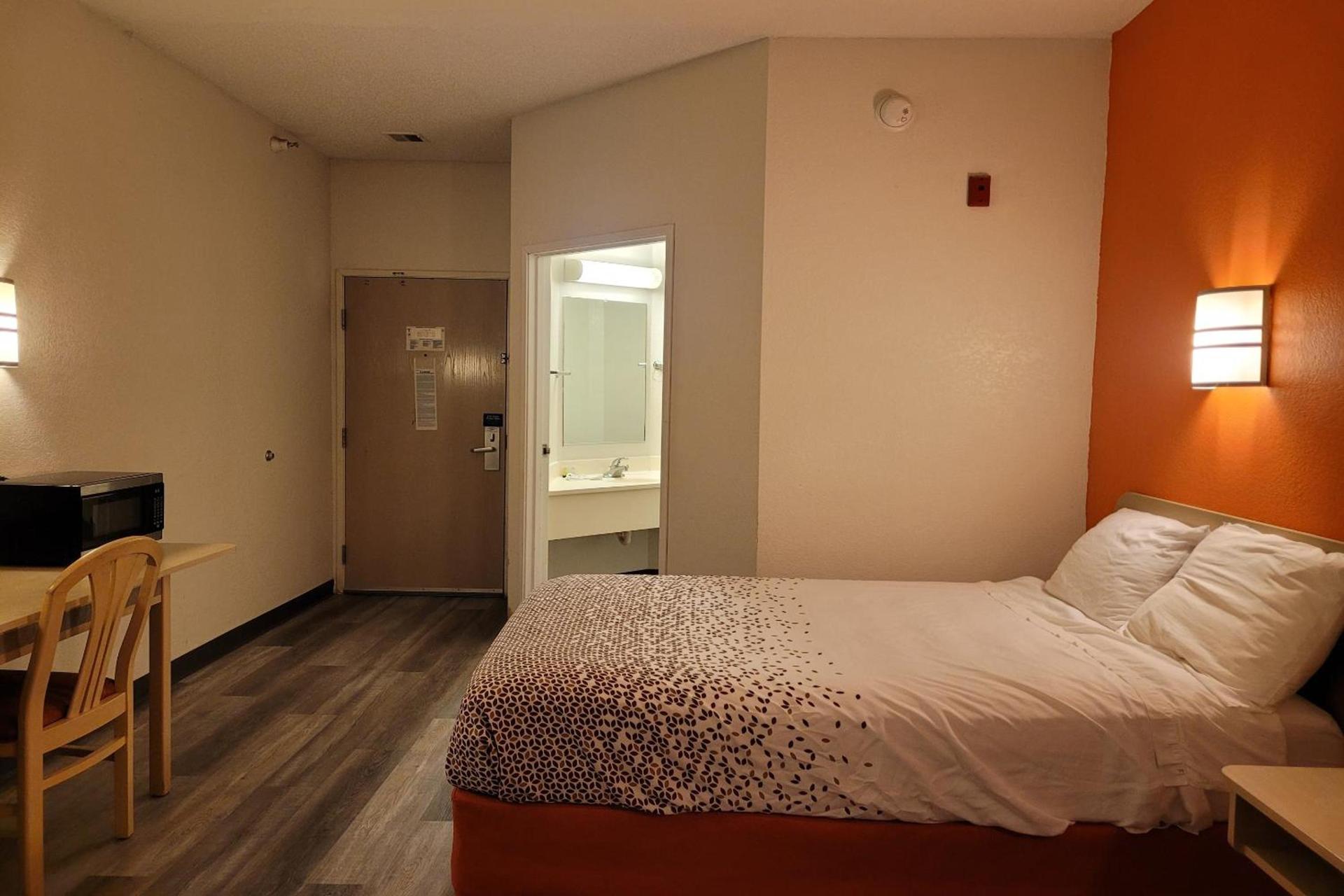 Modern Stay 39 Lakeview By OYO Minonk photo 67