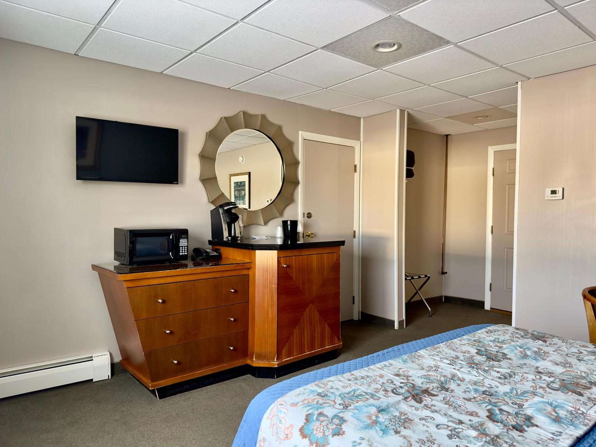 Colonial Valley Motel photo 14