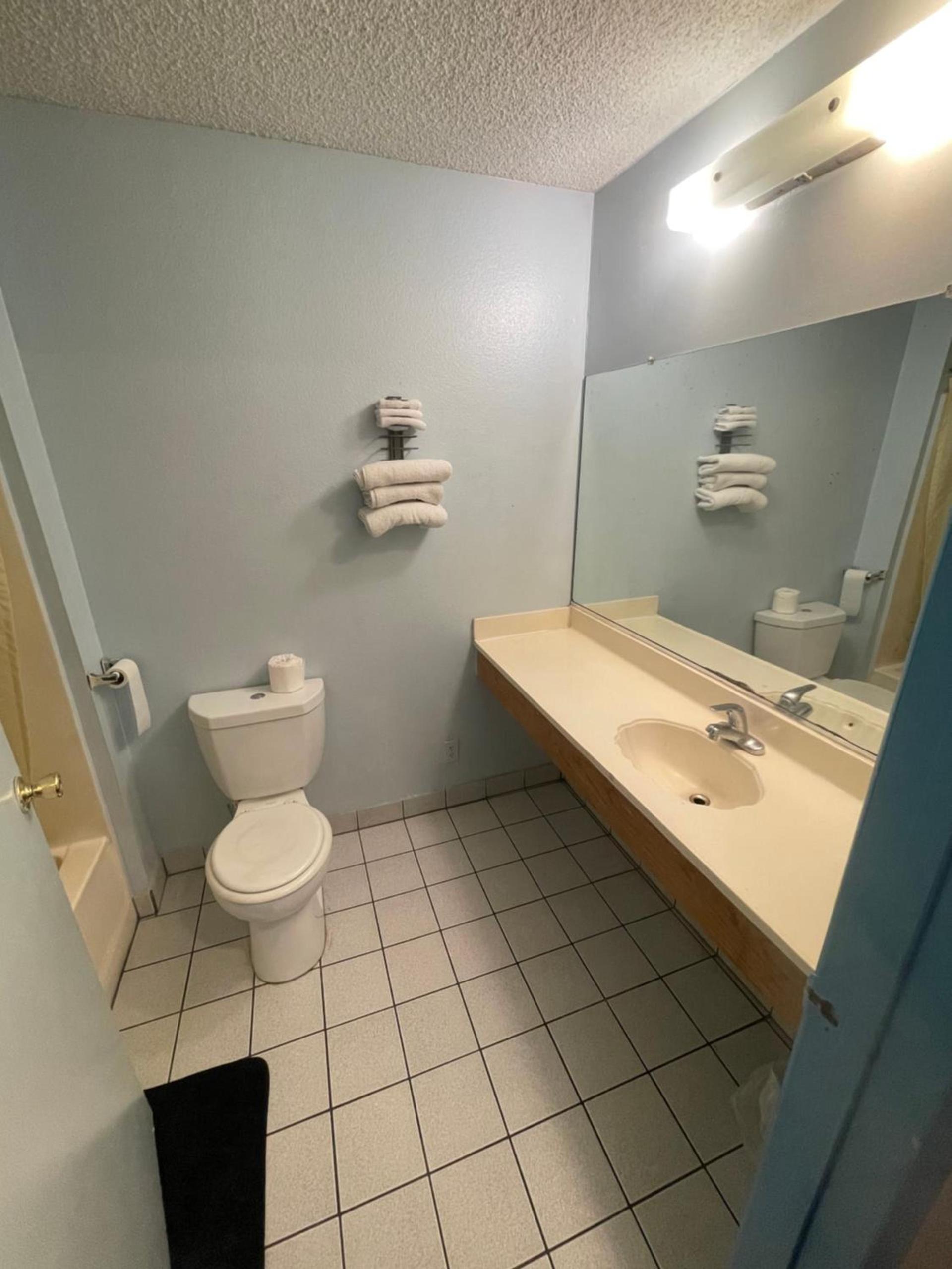 Chester Inn Motel photo 9