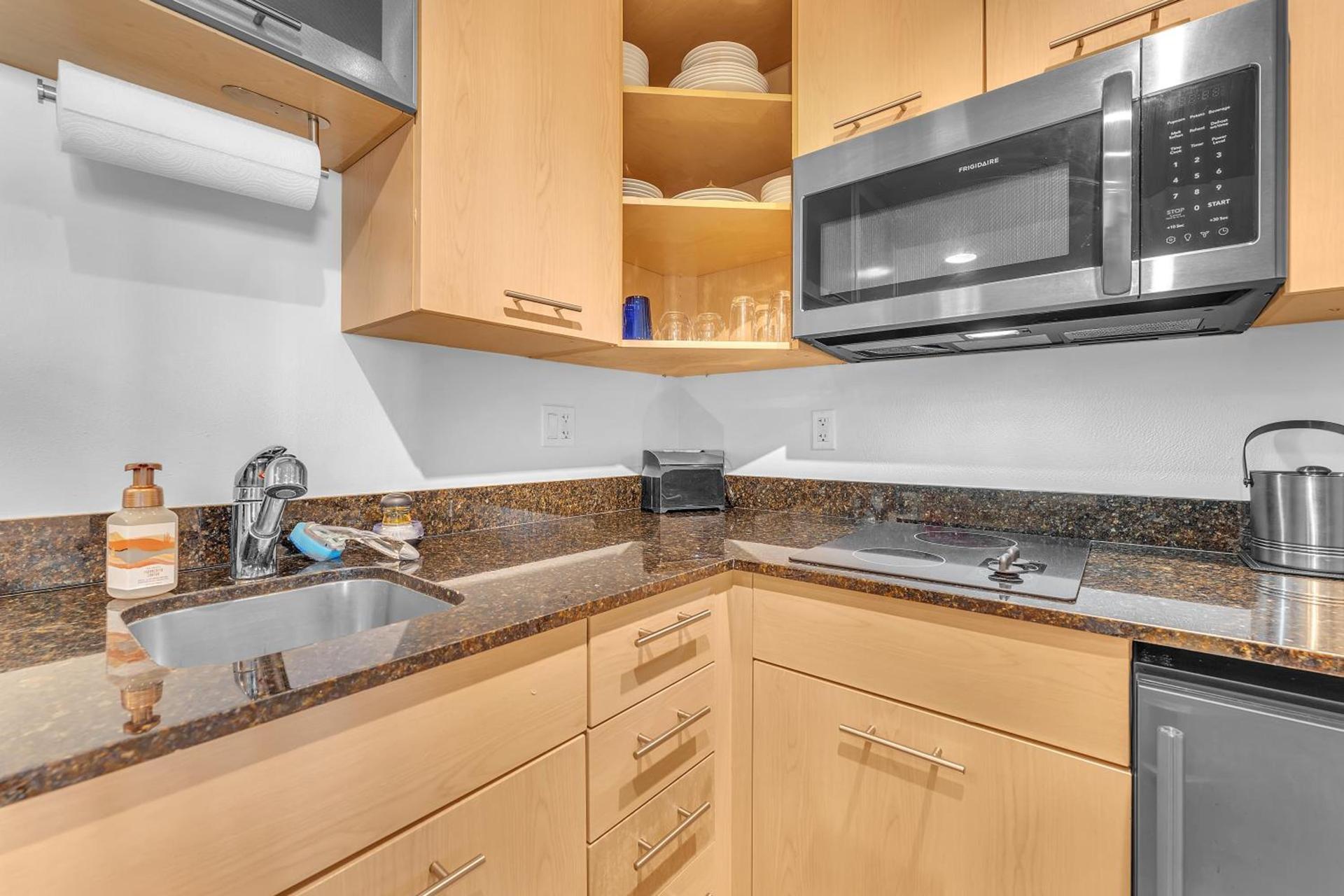 Eternal Sunrise Suite photo 27