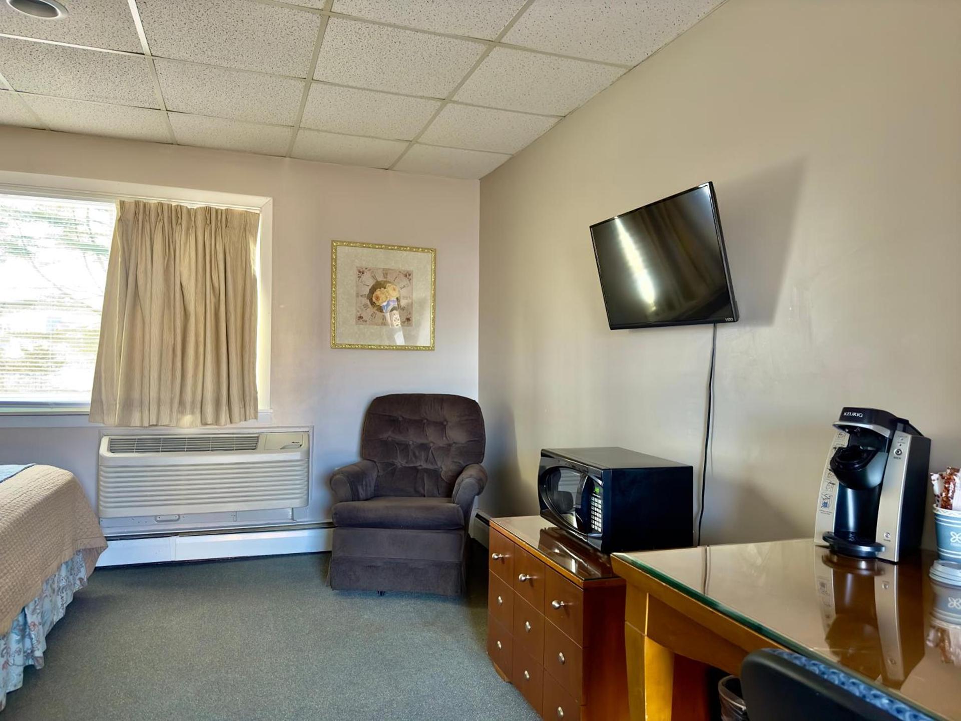 Colonial Valley Motel photo 31