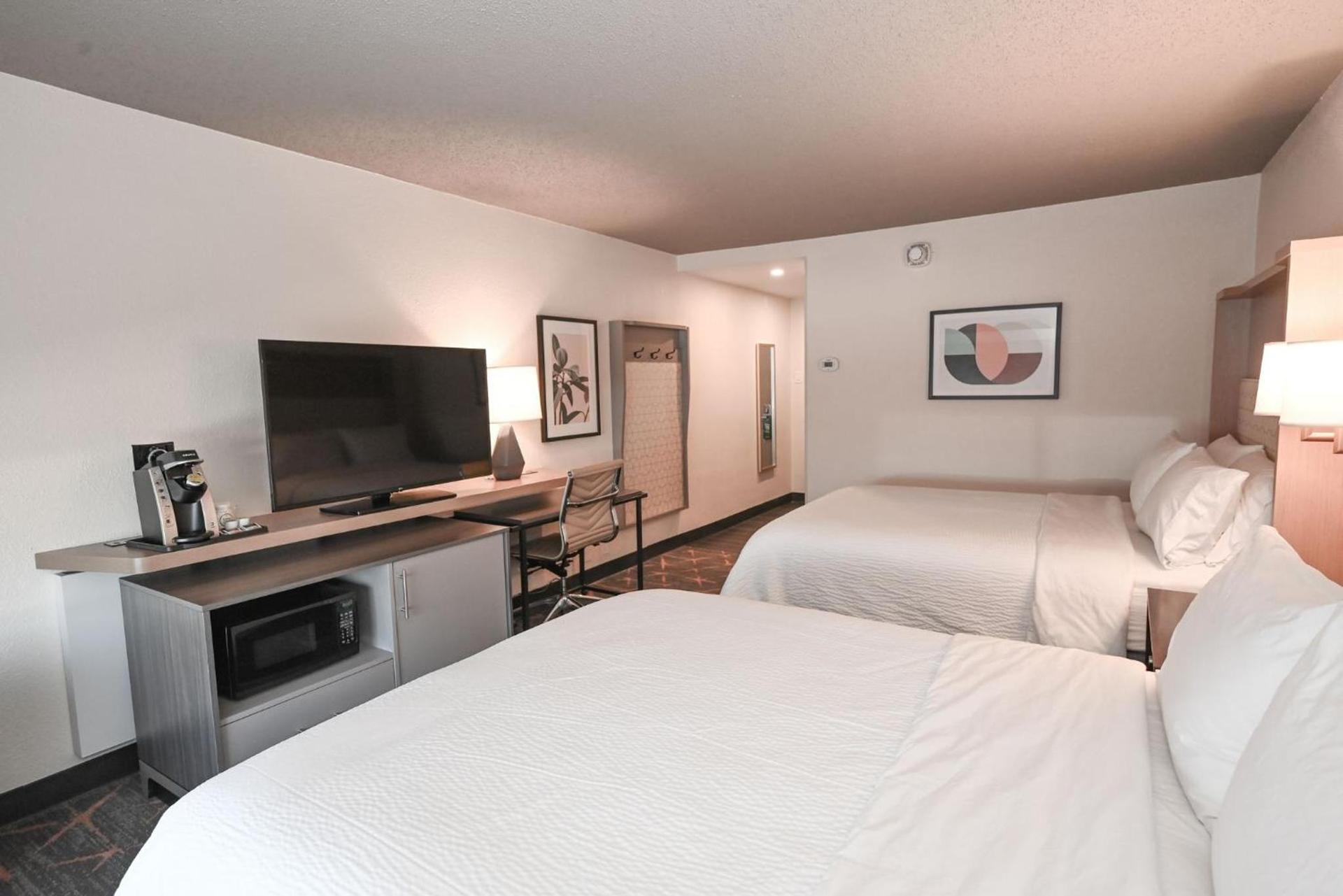 Holiday Inn Cleveland-Mayfield by IHG photo 10