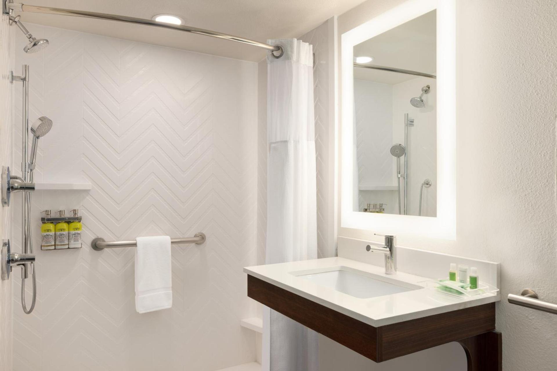 Doubletree By Hilton Fort Worth South photo 18