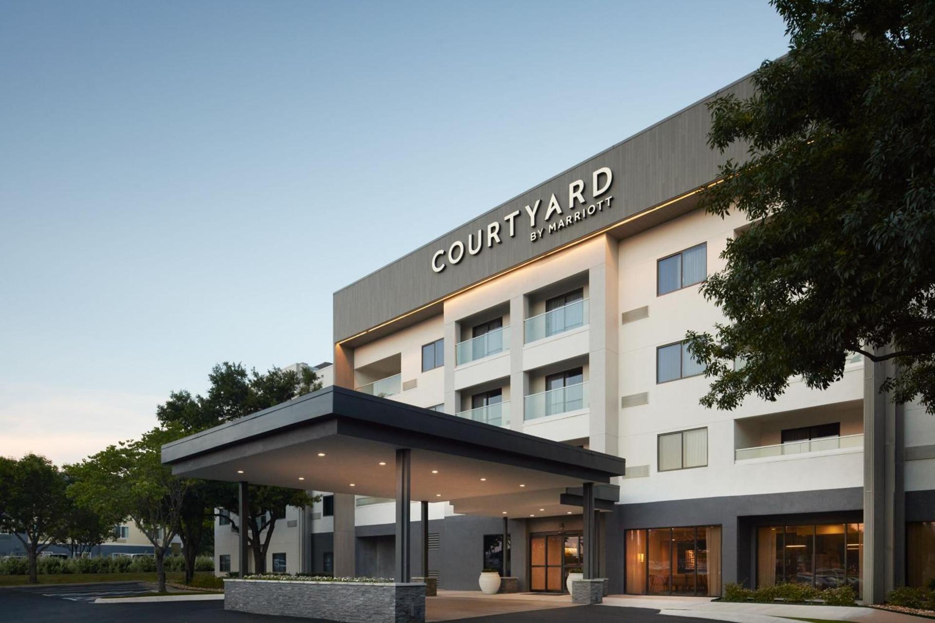 Courtyard Austin South photo 2