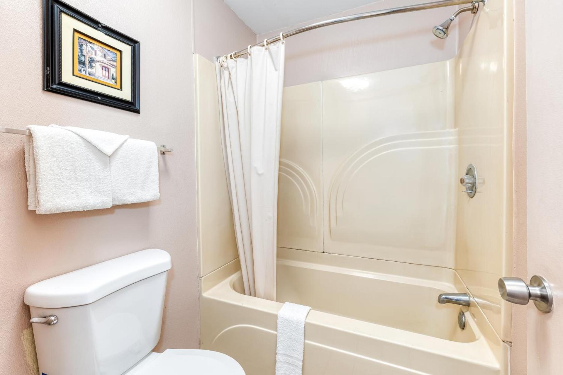 The SkyBreeze Inn photo 16