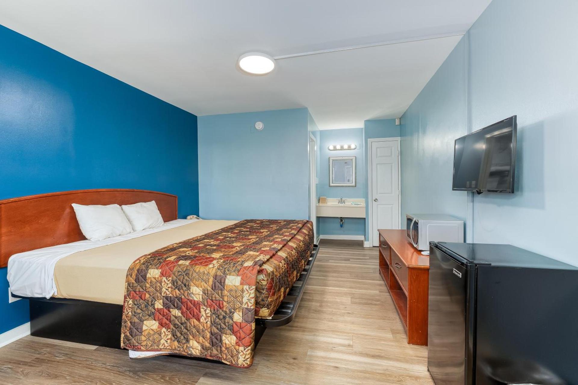 The SkyBreeze Inn photo 7