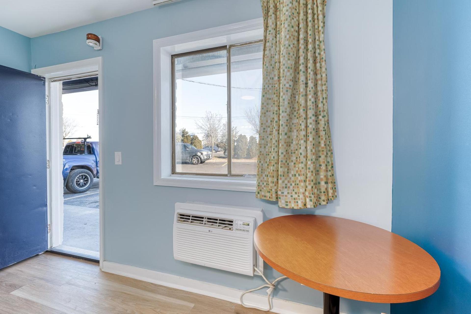 The SkyBreeze Inn photo 13
