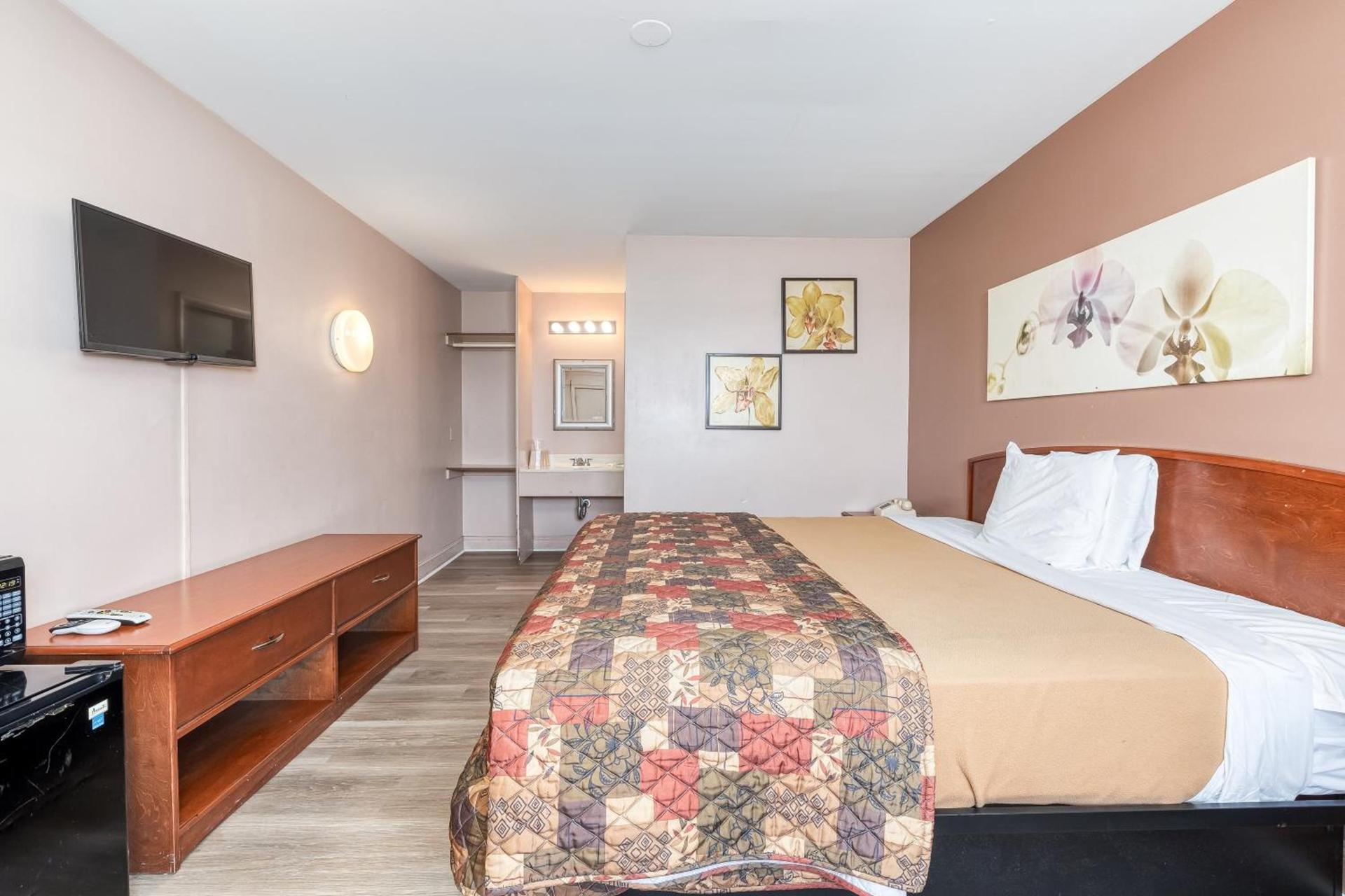 The SkyBreeze Inn photo 17