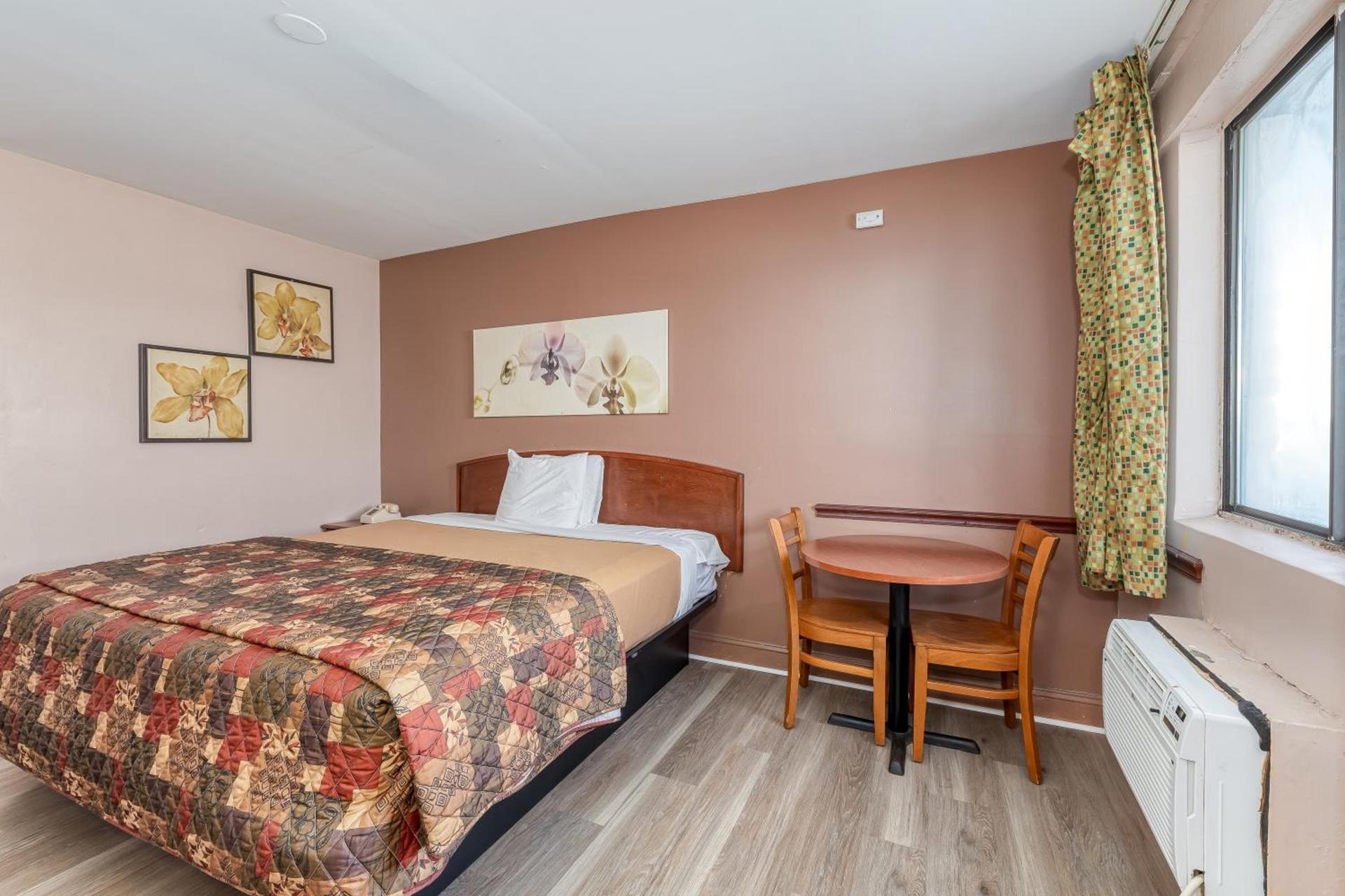 The SkyBreeze Inn photo 19