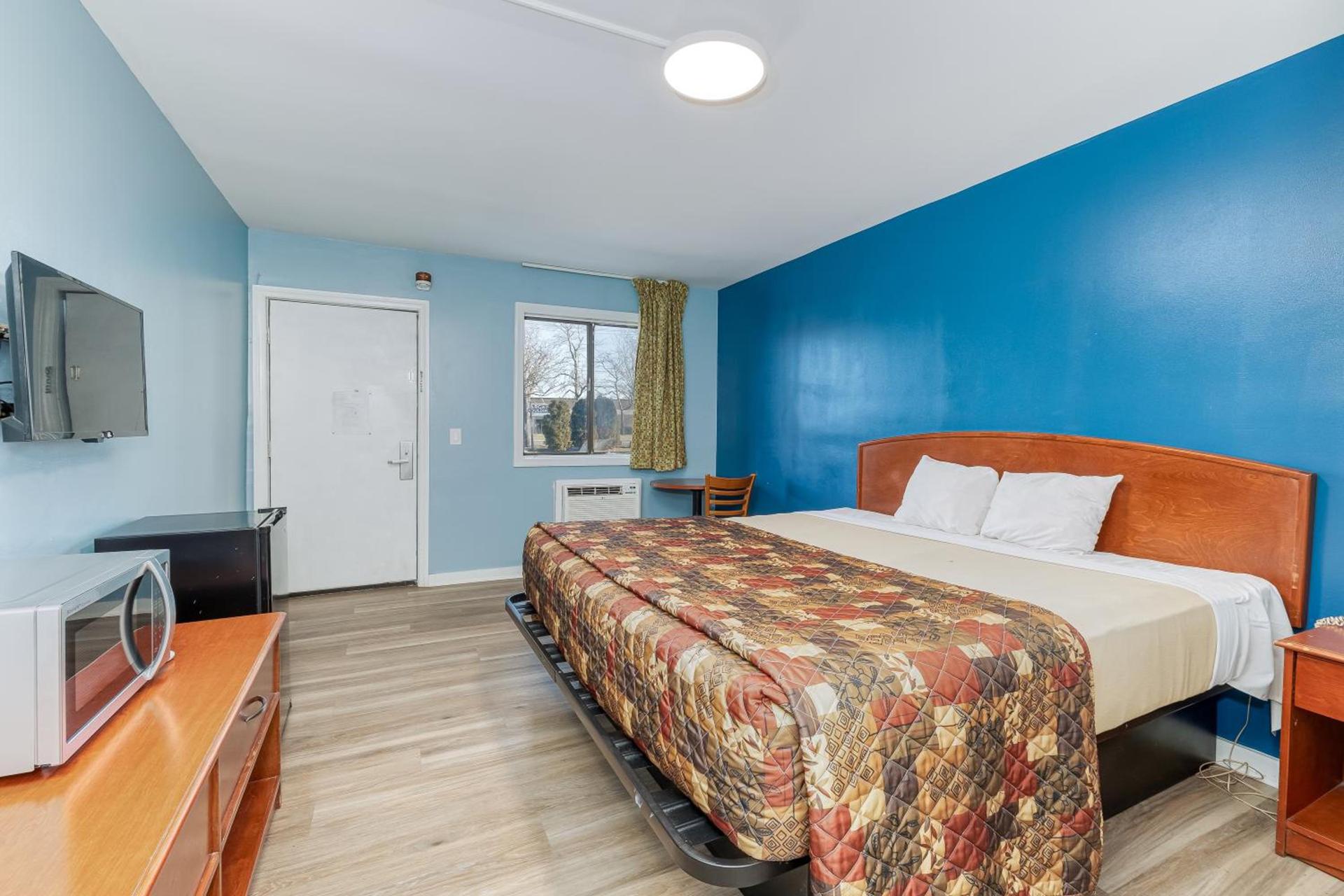 The SkyBreeze Inn photo 24