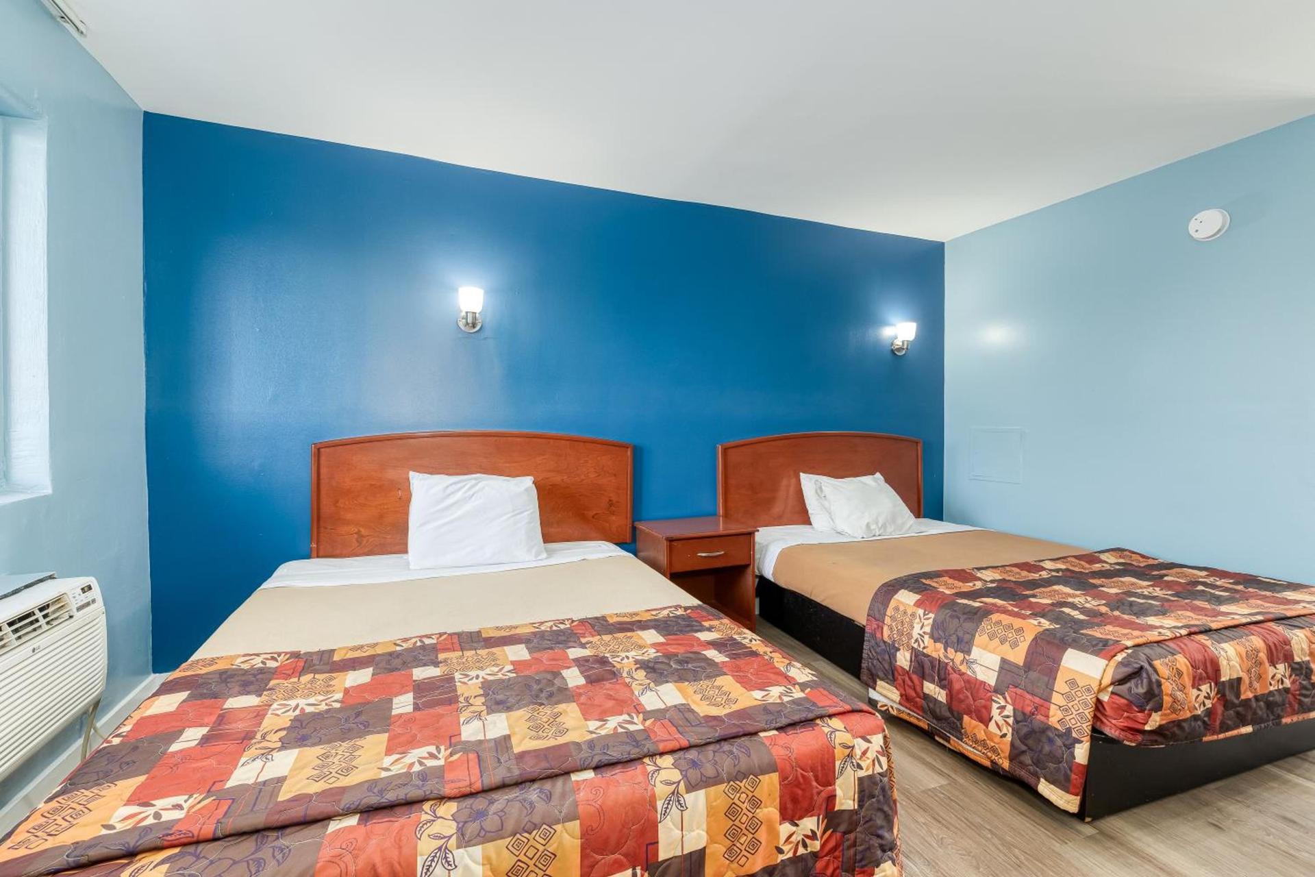The SkyBreeze Inn photo 25