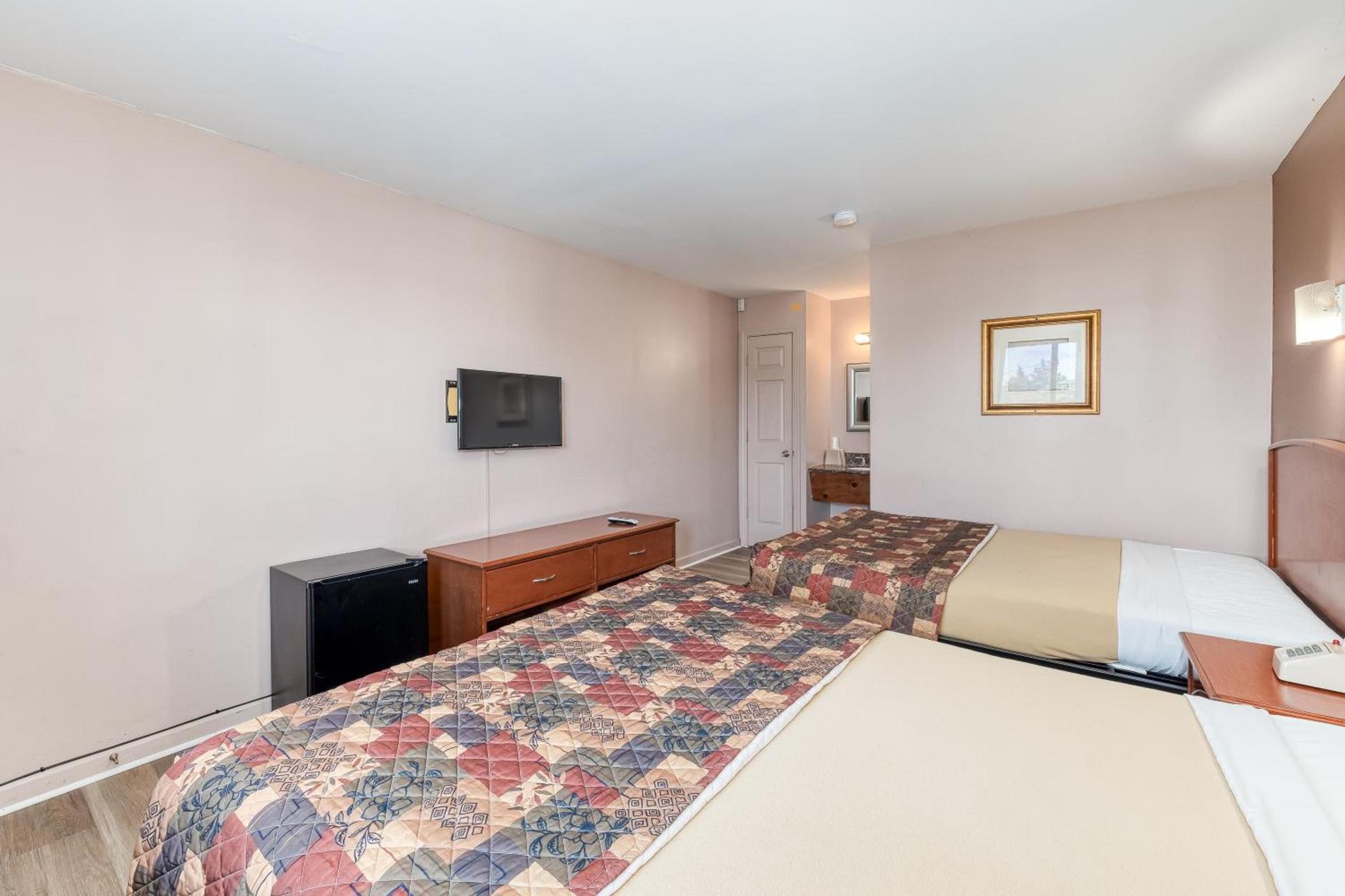The SkyBreeze Inn photo 35