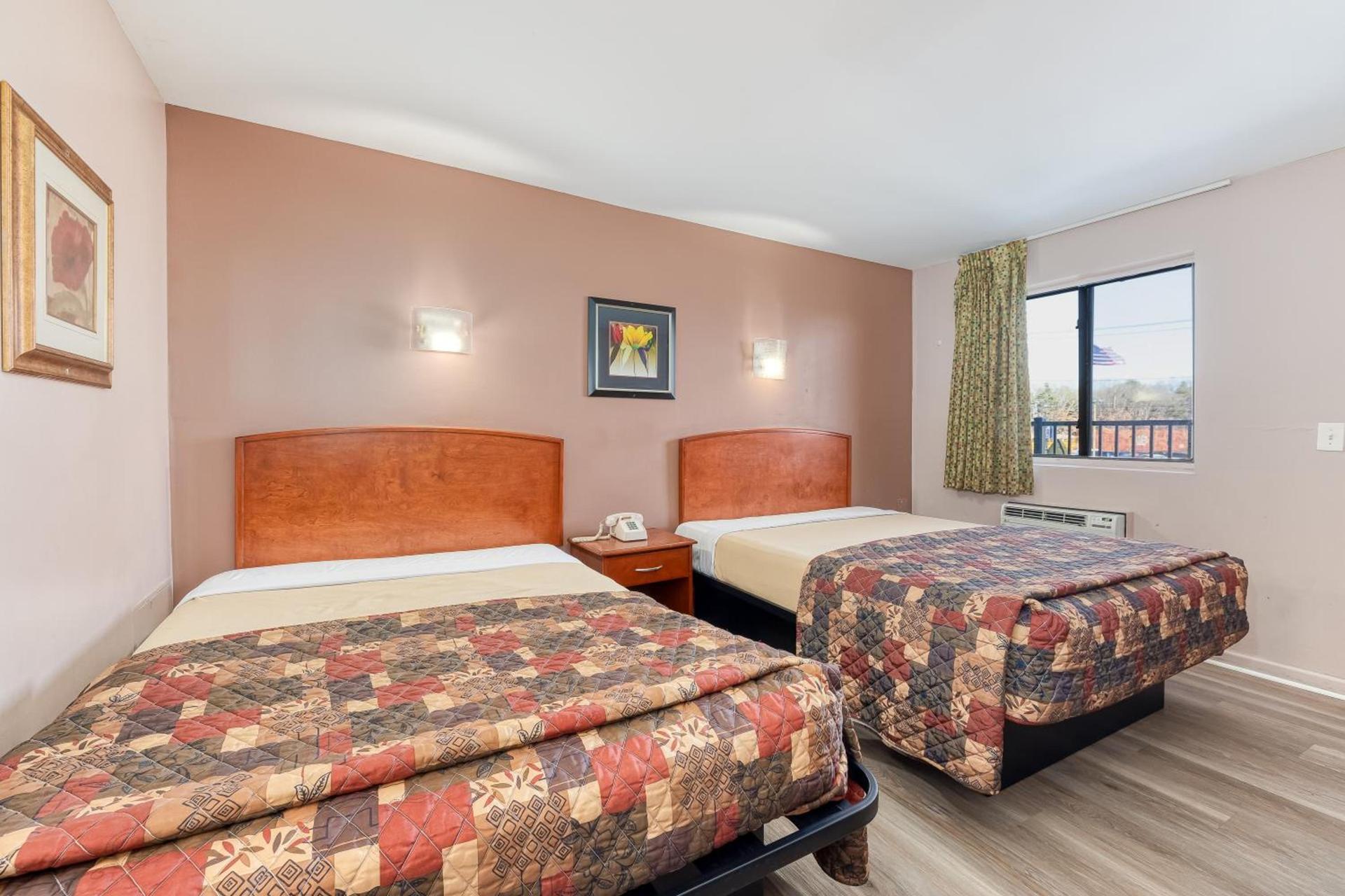 The SkyBreeze Inn photo 37