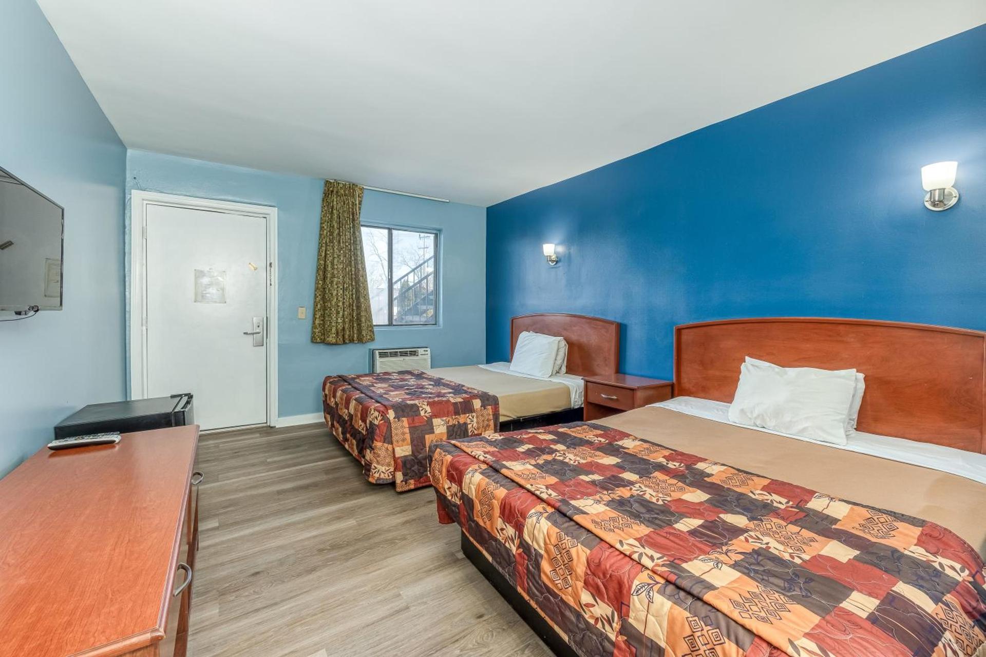 The SkyBreeze Inn photo 38