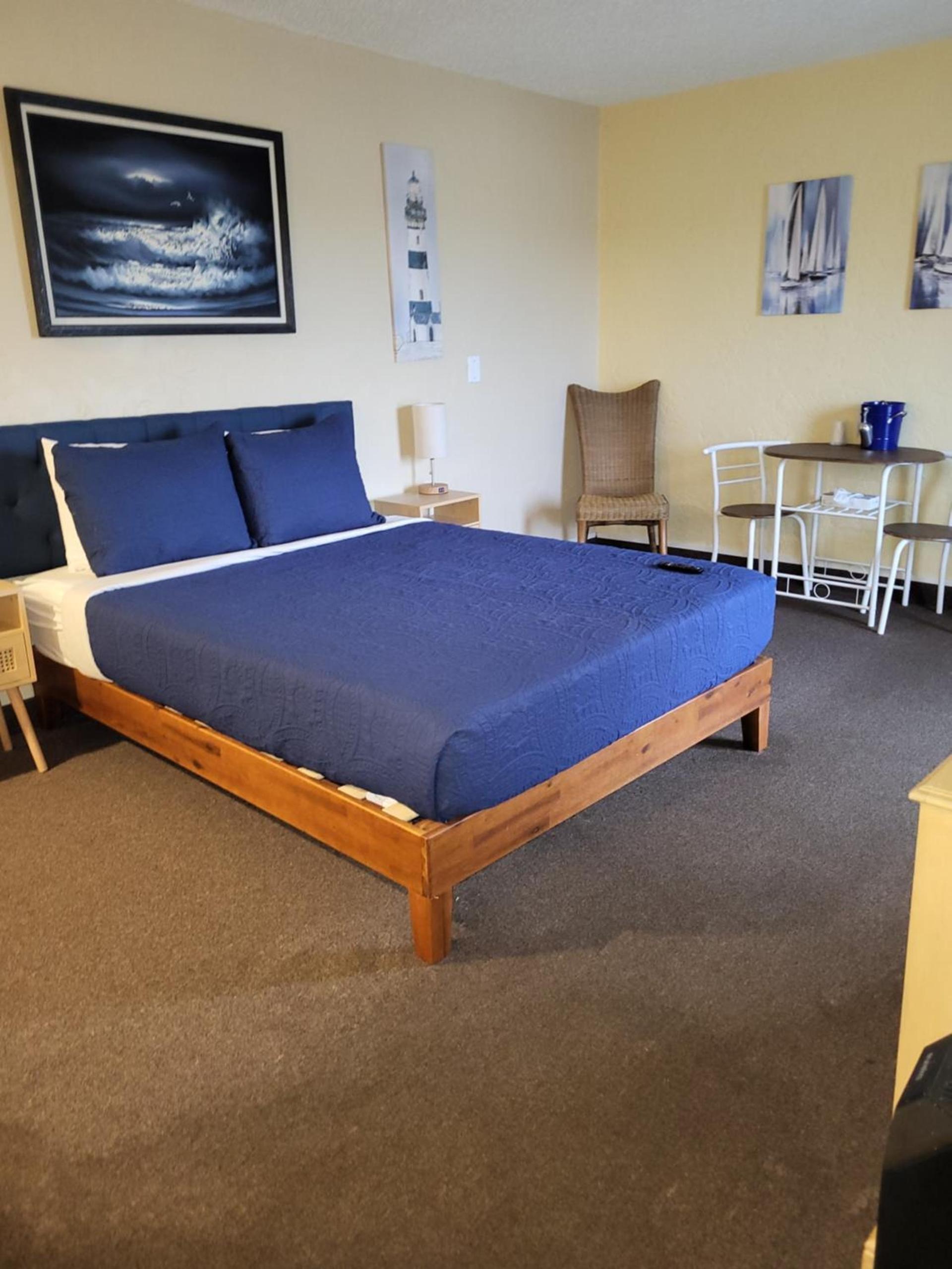 Beachside Hotel photo 16