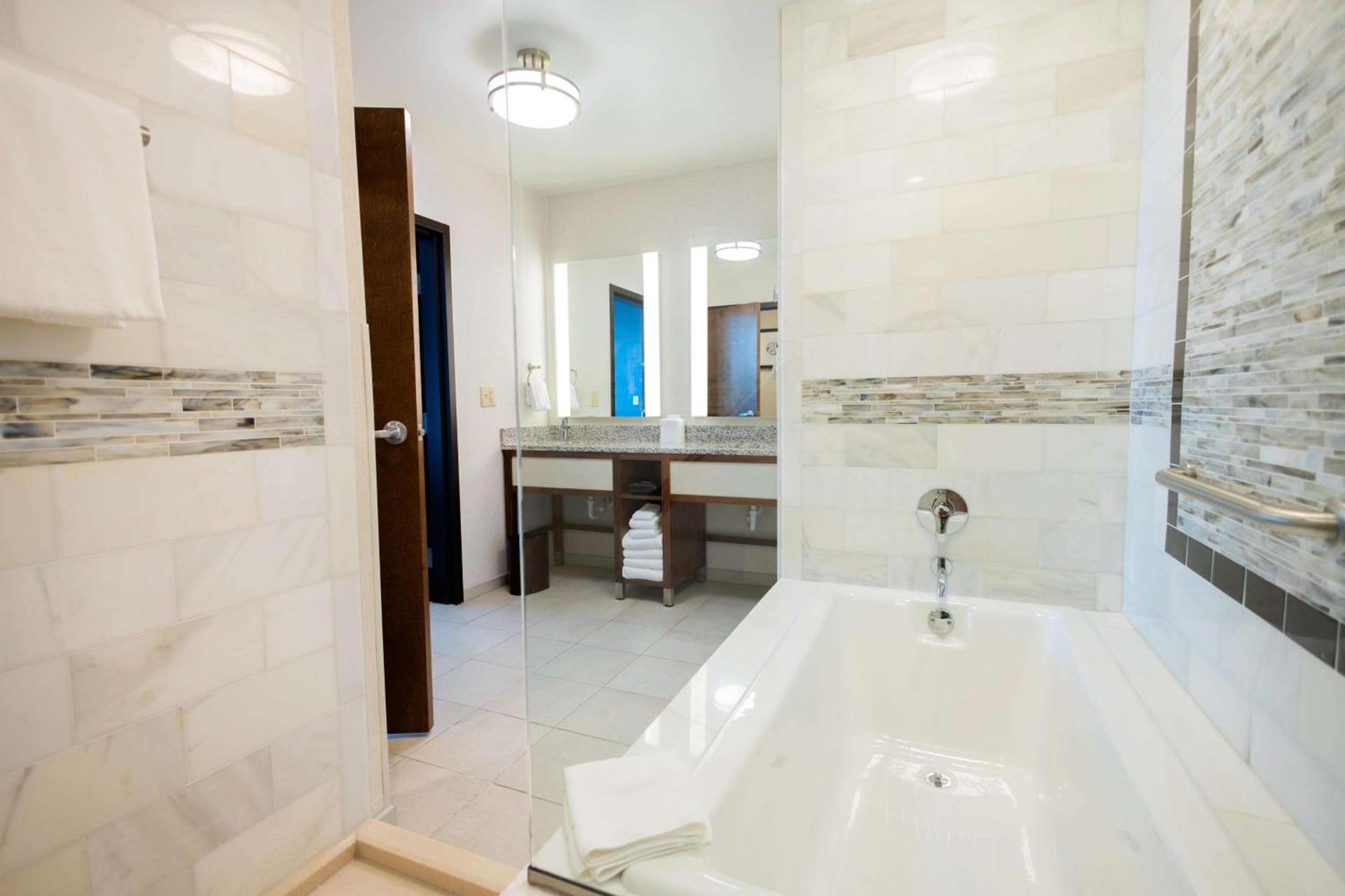 Drury Plaza Hotel Orlando - Disney Springs Area photo 51