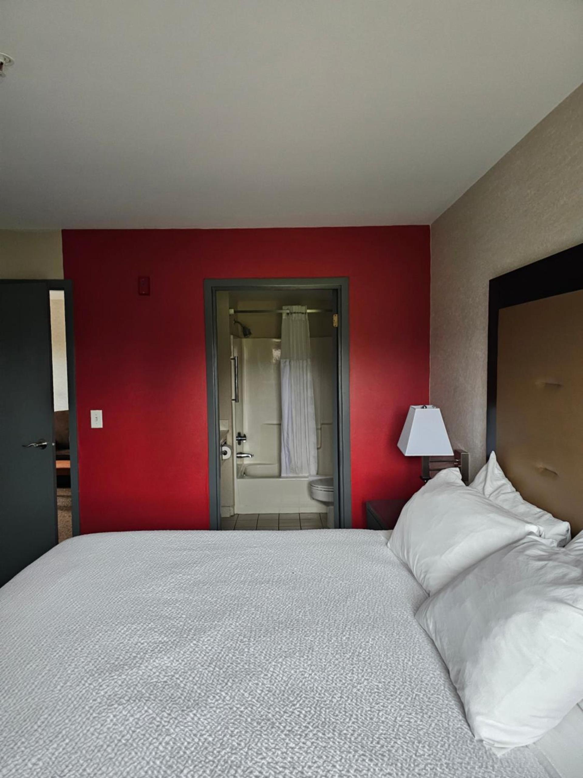 Ramada by Wyndham SeaTac Airport photo 10