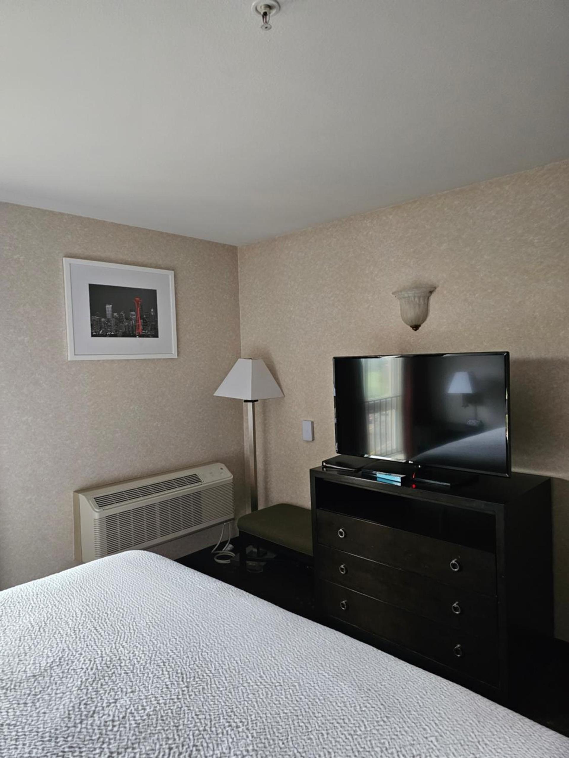 Ramada by Wyndham SeaTac Airport photo 26