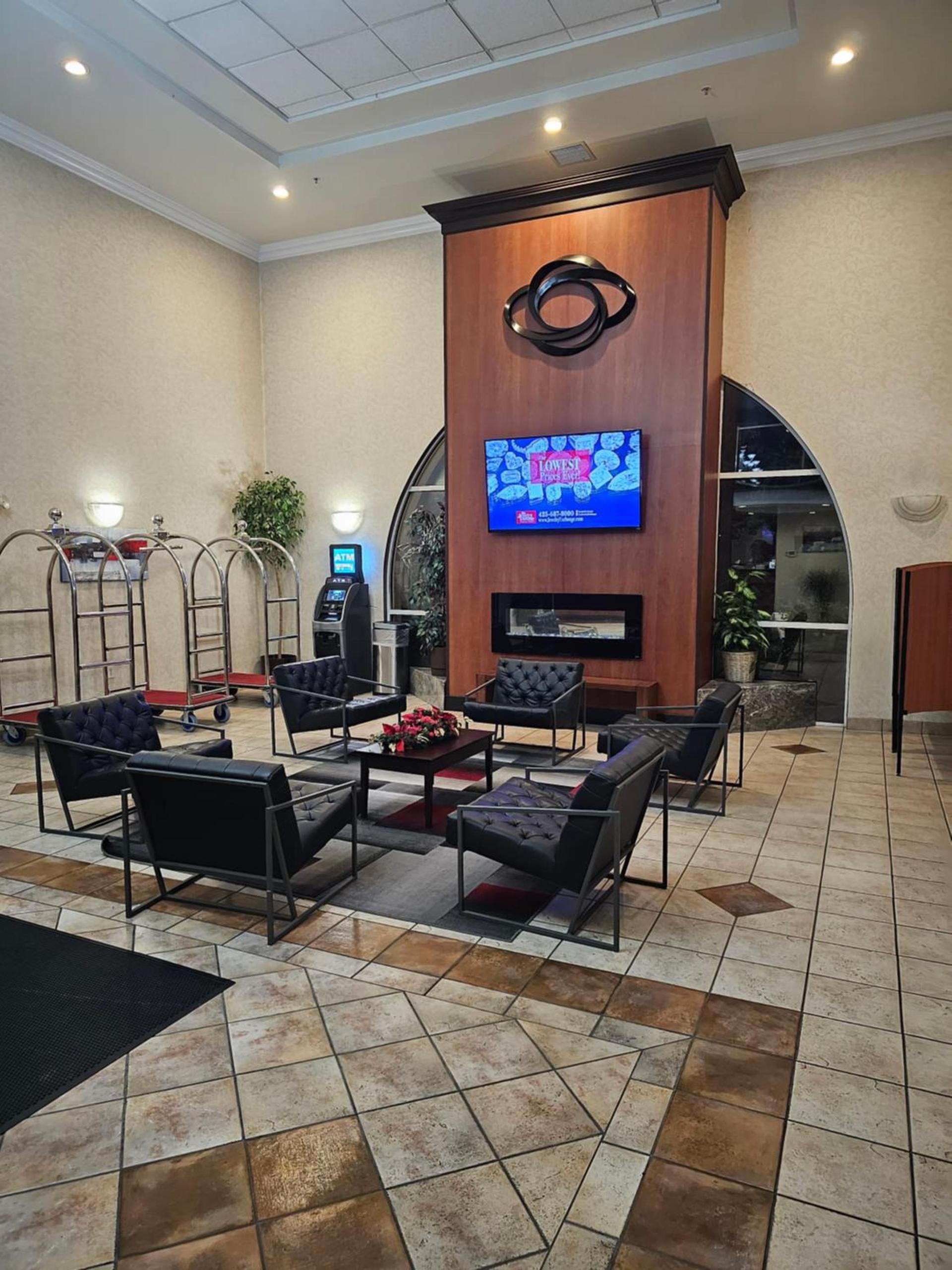Ramada by Wyndham SeaTac Airport photo 3